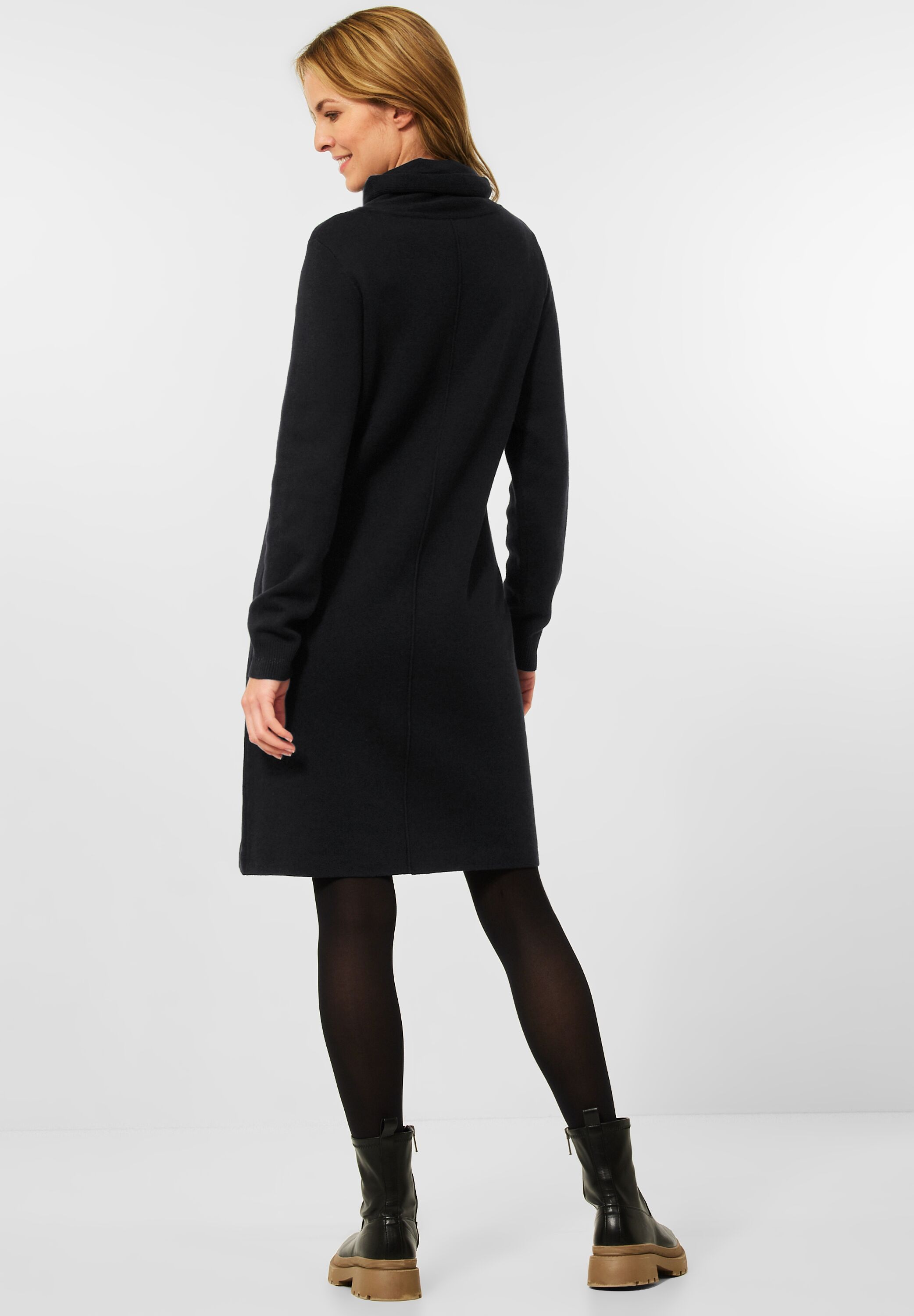 Kleid mit Volumenkragen