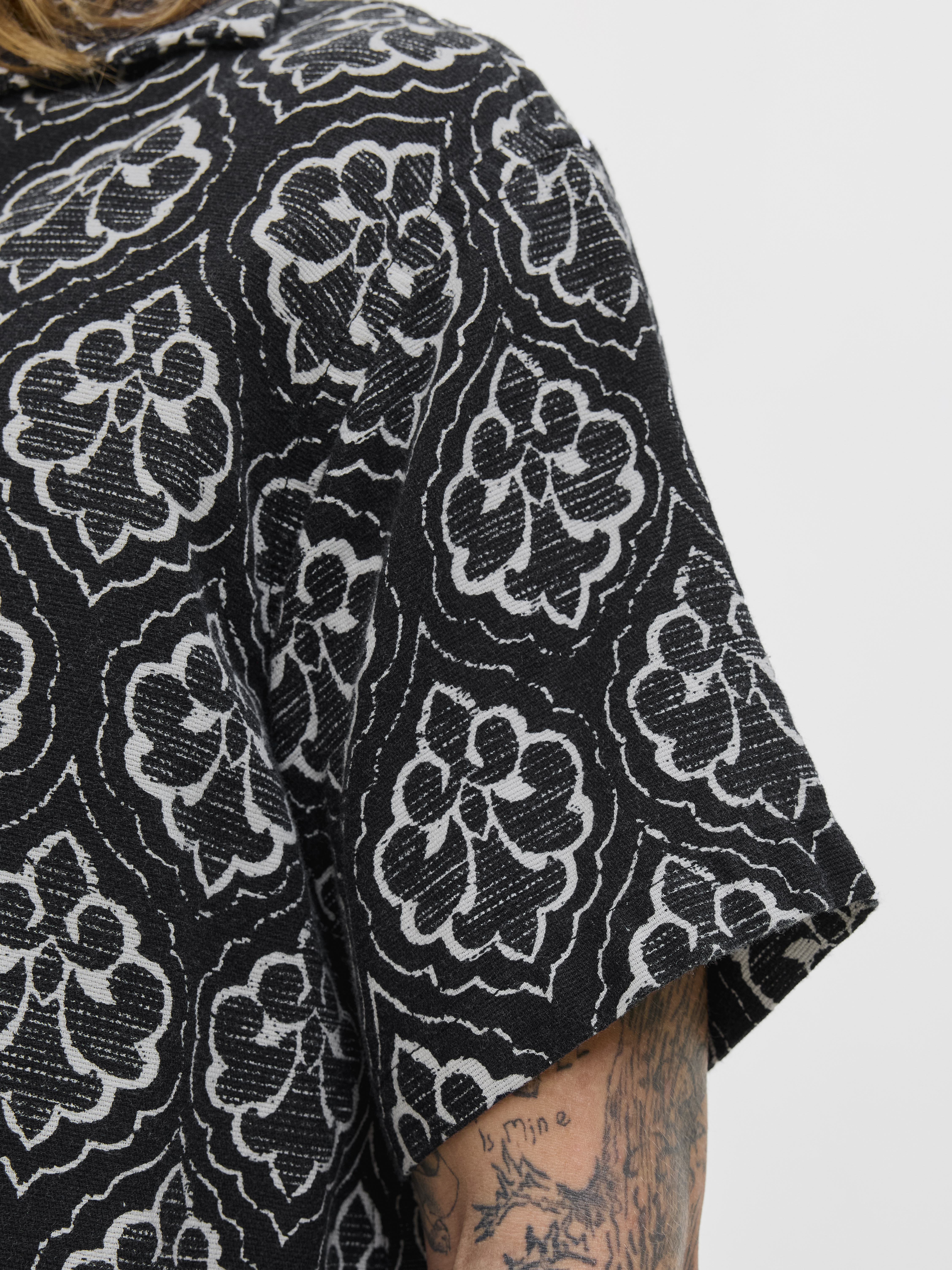 JORHYDRA NOTO SHIRT SS LN