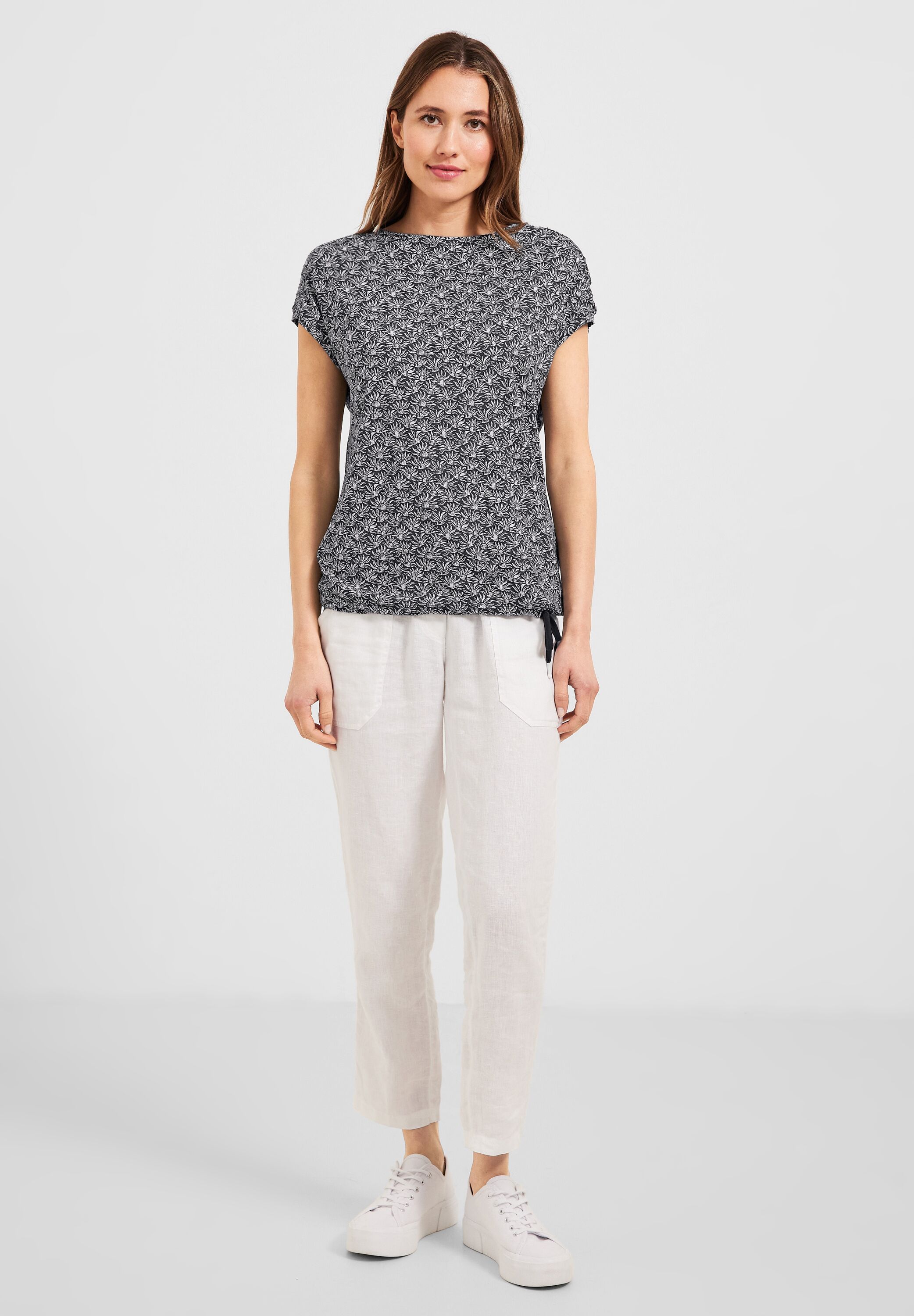 T-Shirt mit Smock Schultern