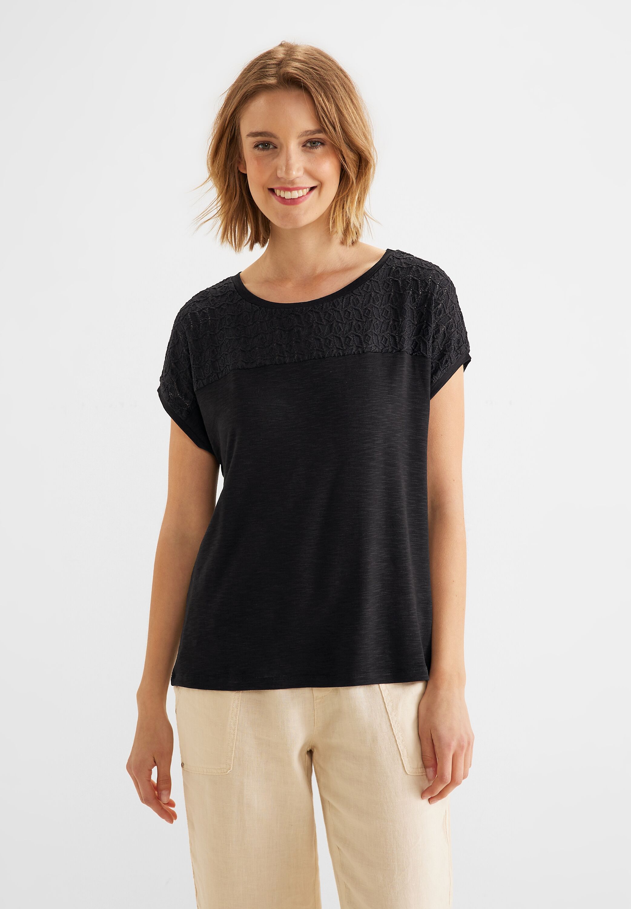 T-Shirt mit Spitzendetails