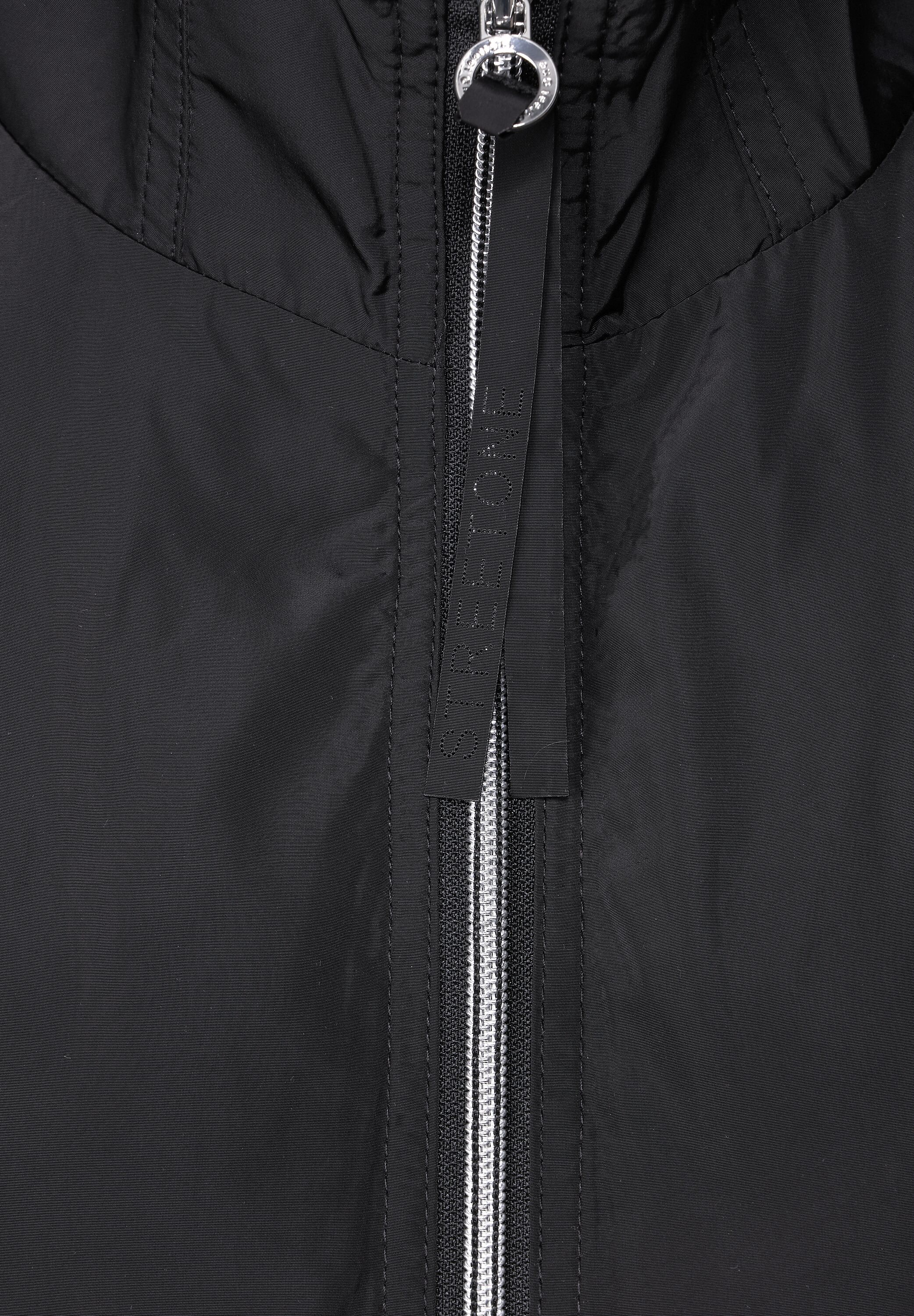 Moderner Windbreaker