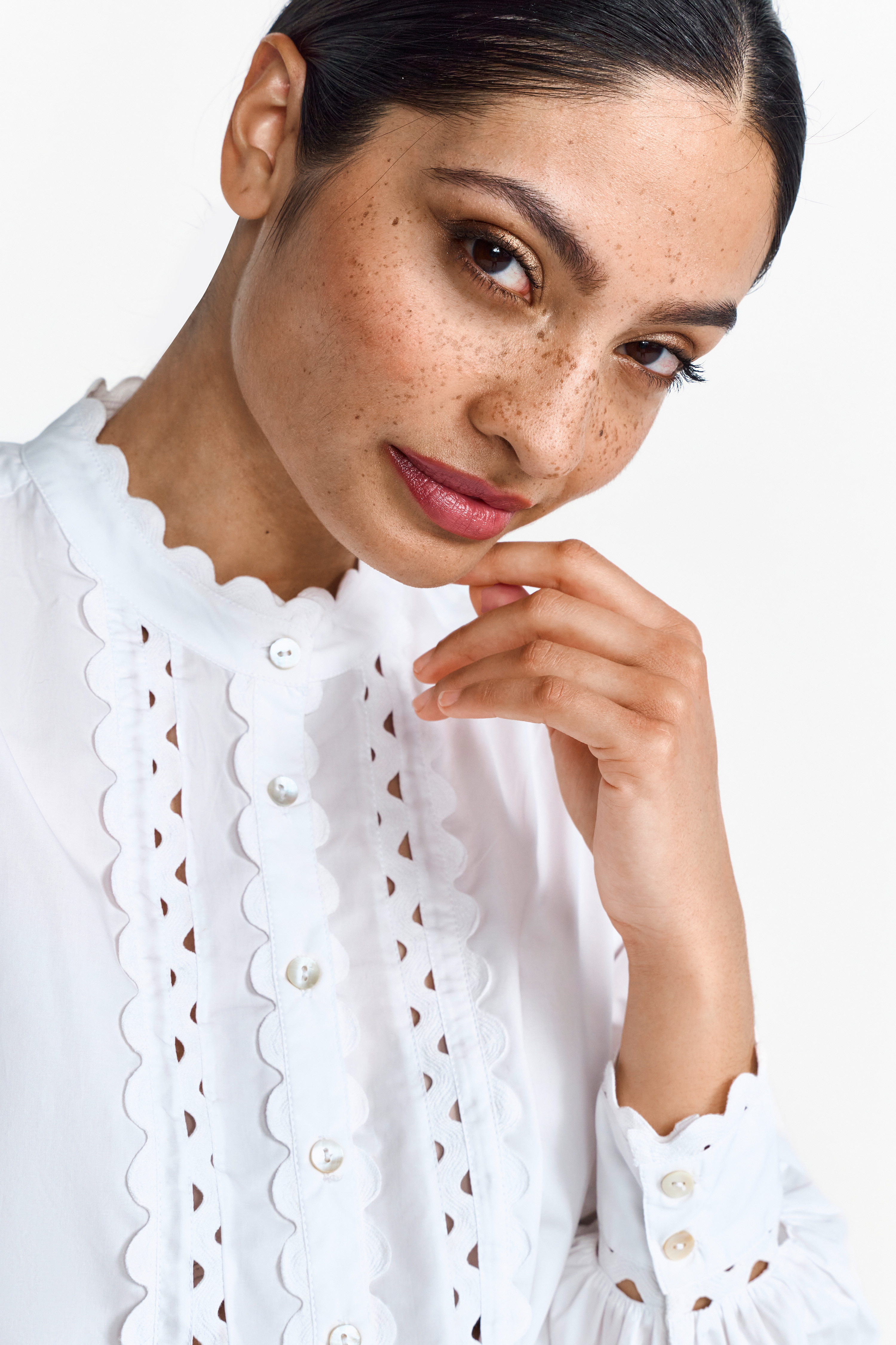 Cotton blouse with ruffles