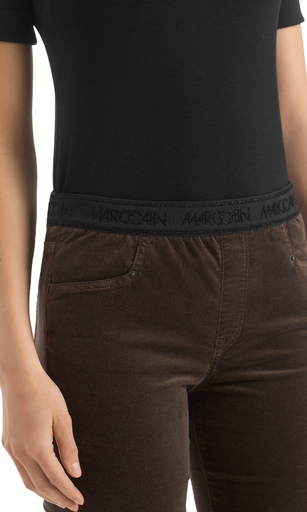 Stretchige Samtjeans