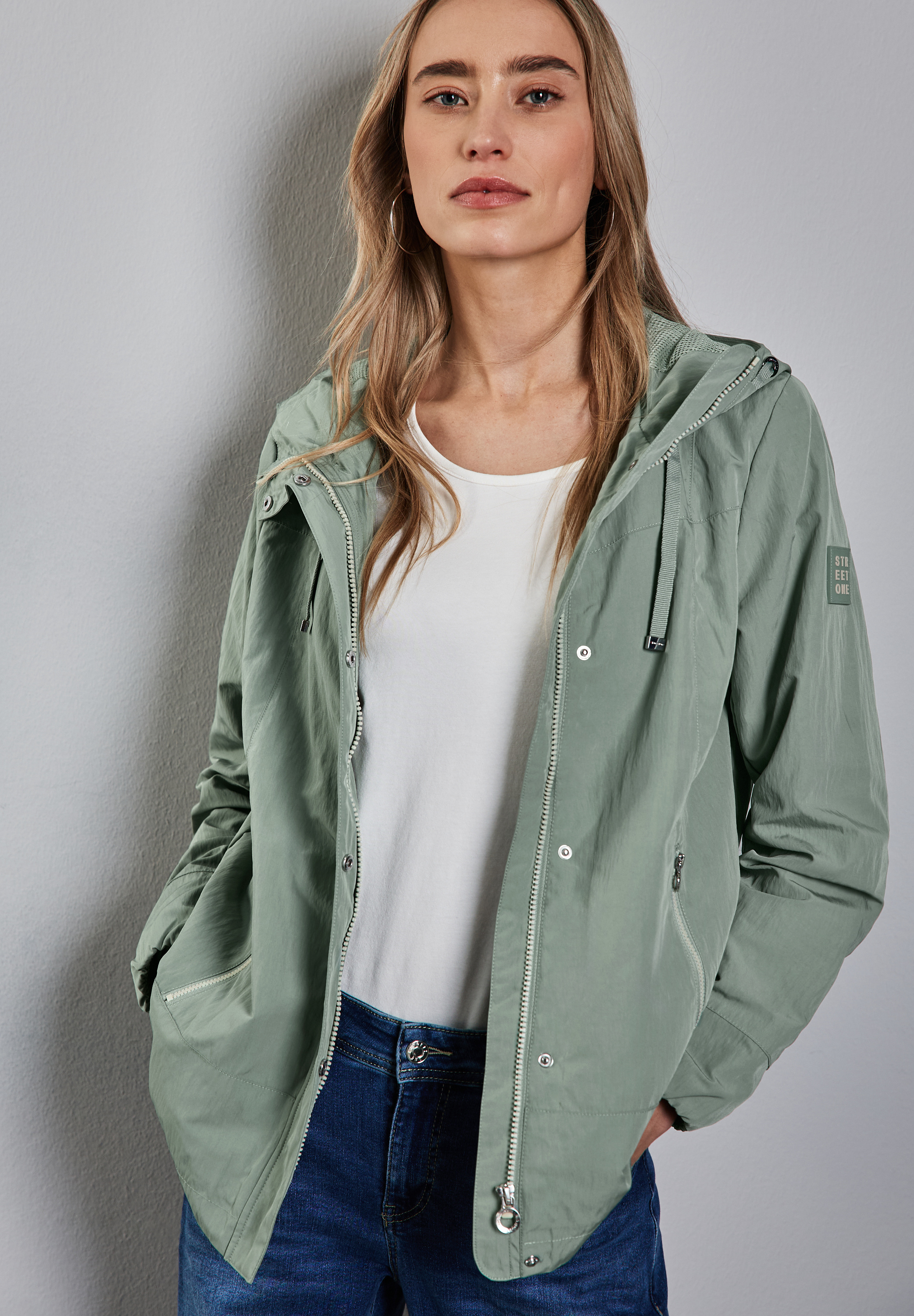 Moderner Windbreaker