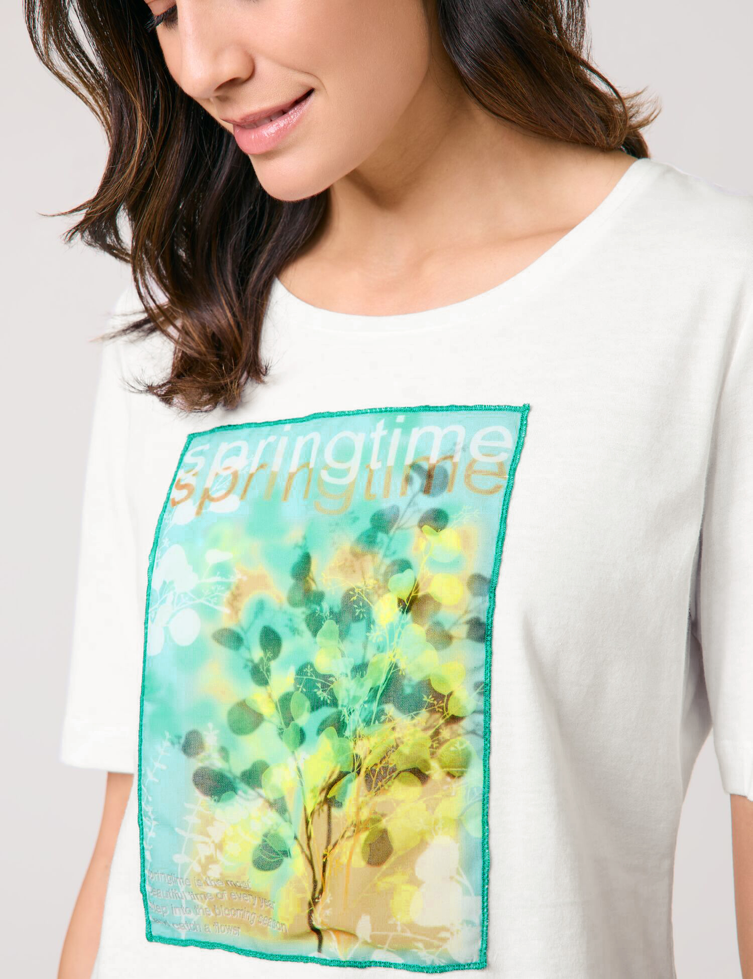 Halbarmshirt mit Frontprint aus Chiffon