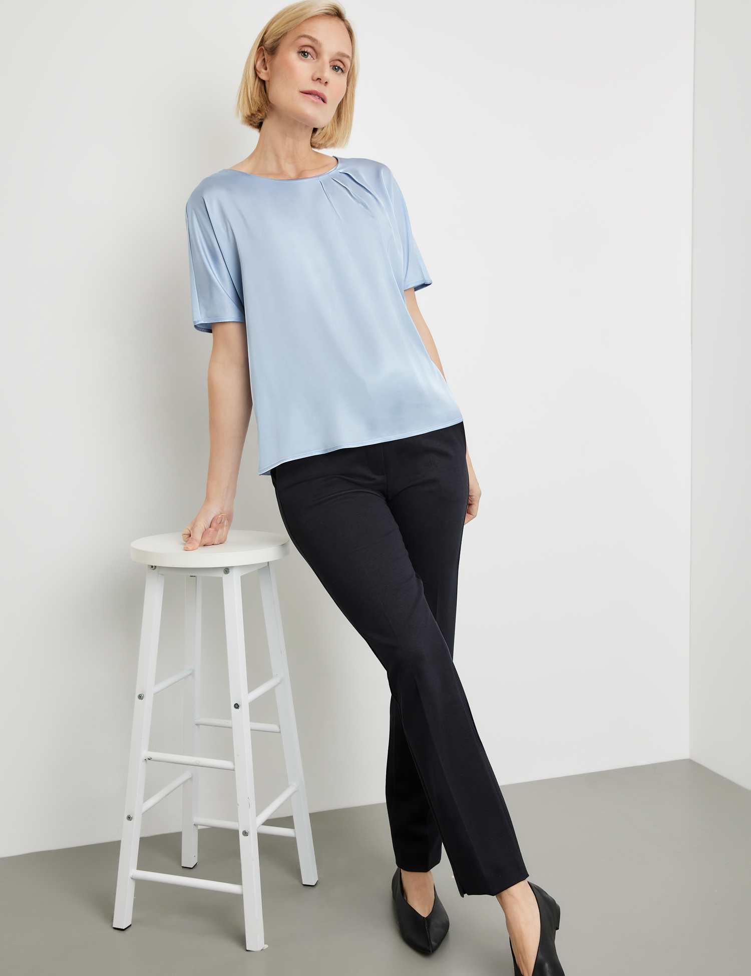 Fließendes Blusenshirt mit Material-Patch