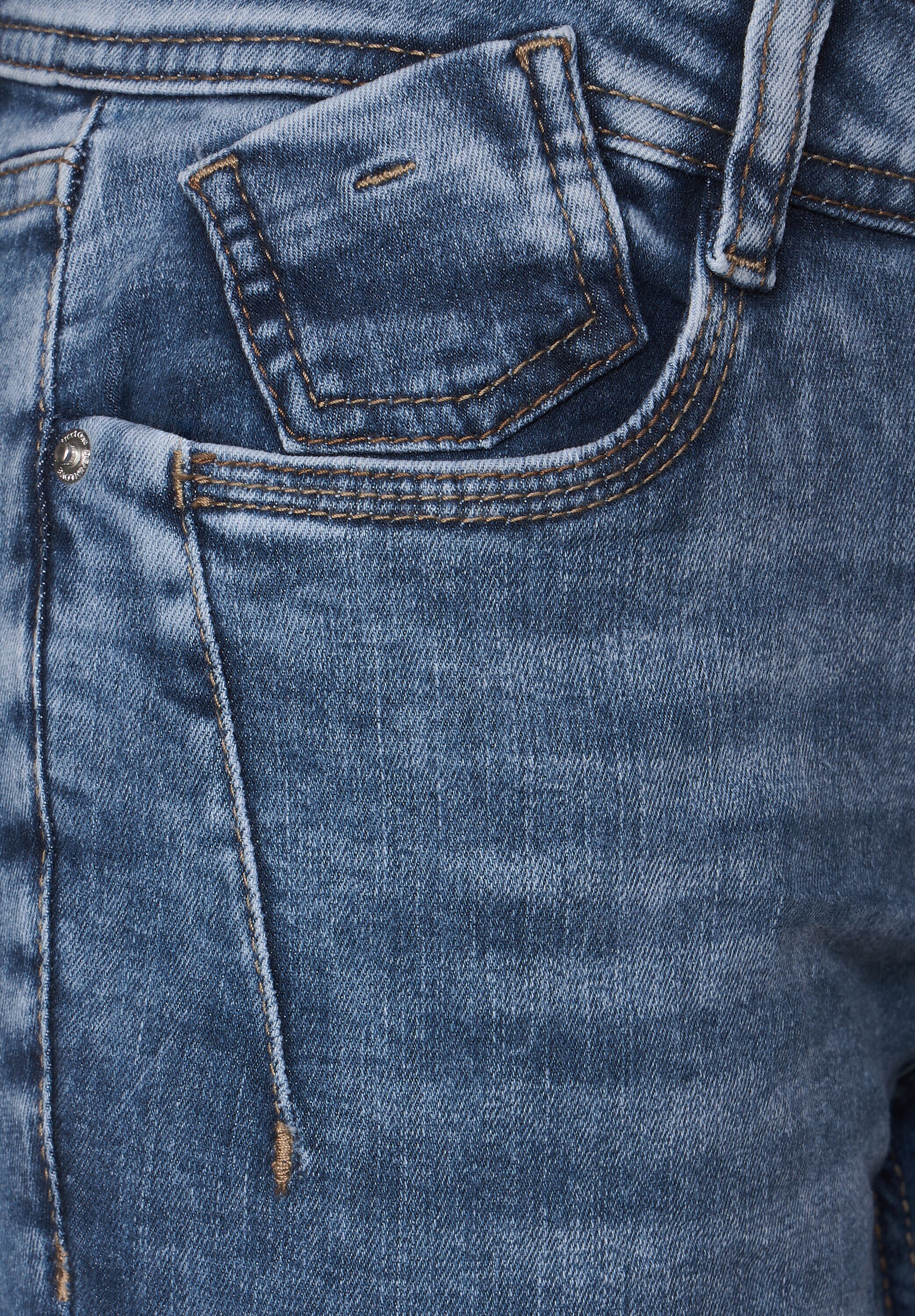 Casual Fit Jeans in 3/4