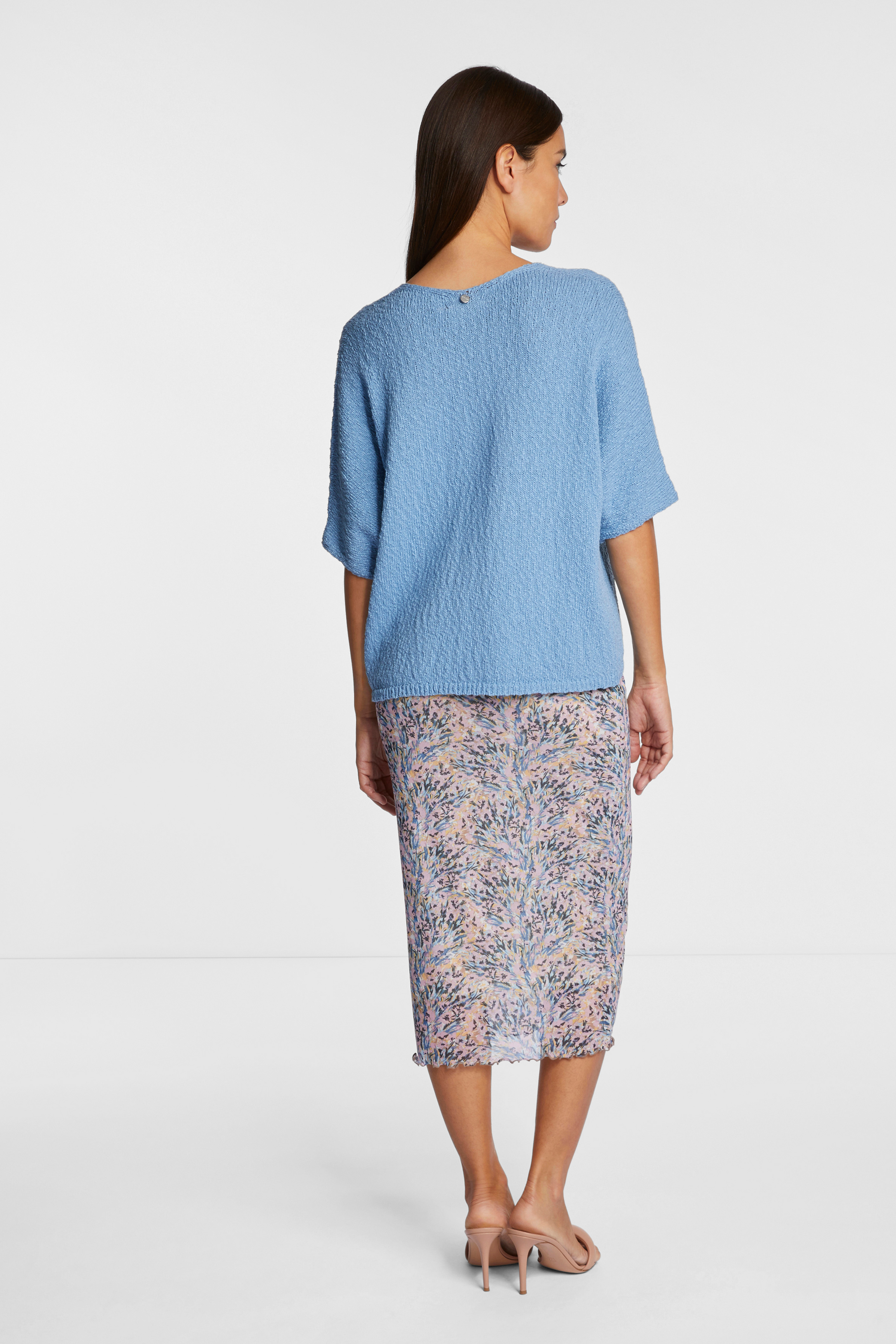 boxy V-neck