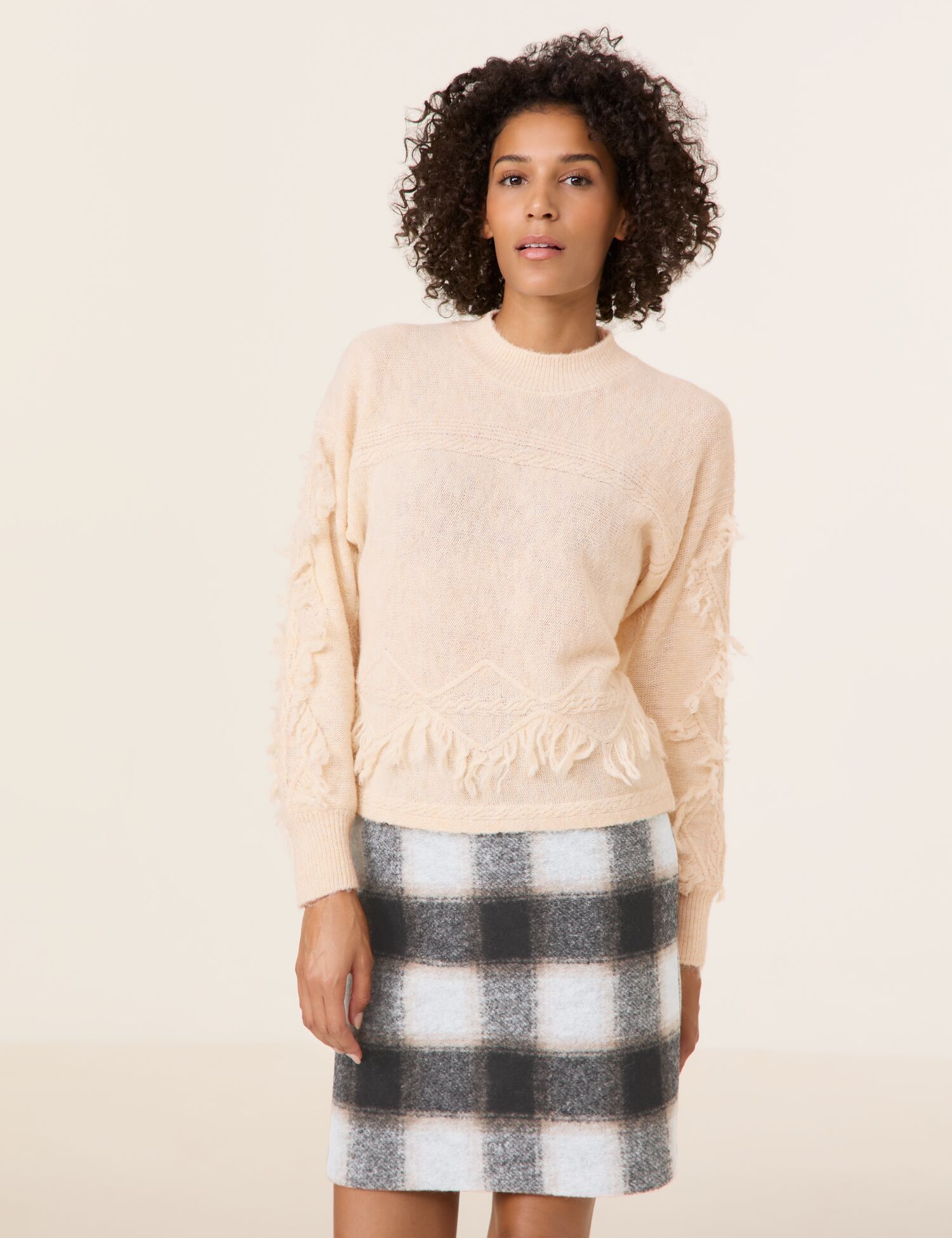 Strickpullover mit Fransen
