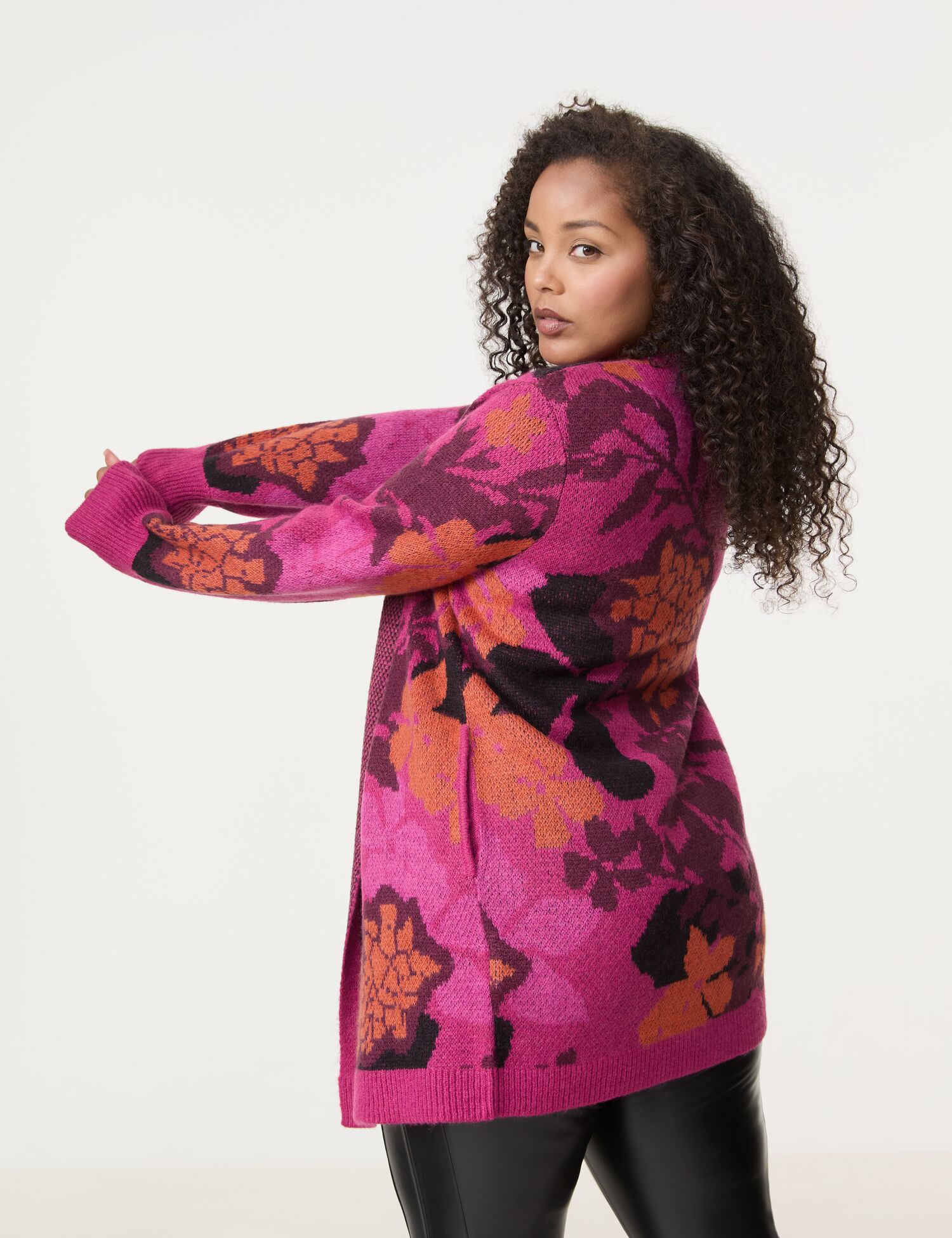 Lange Strickjacke mit Jacquardmuster