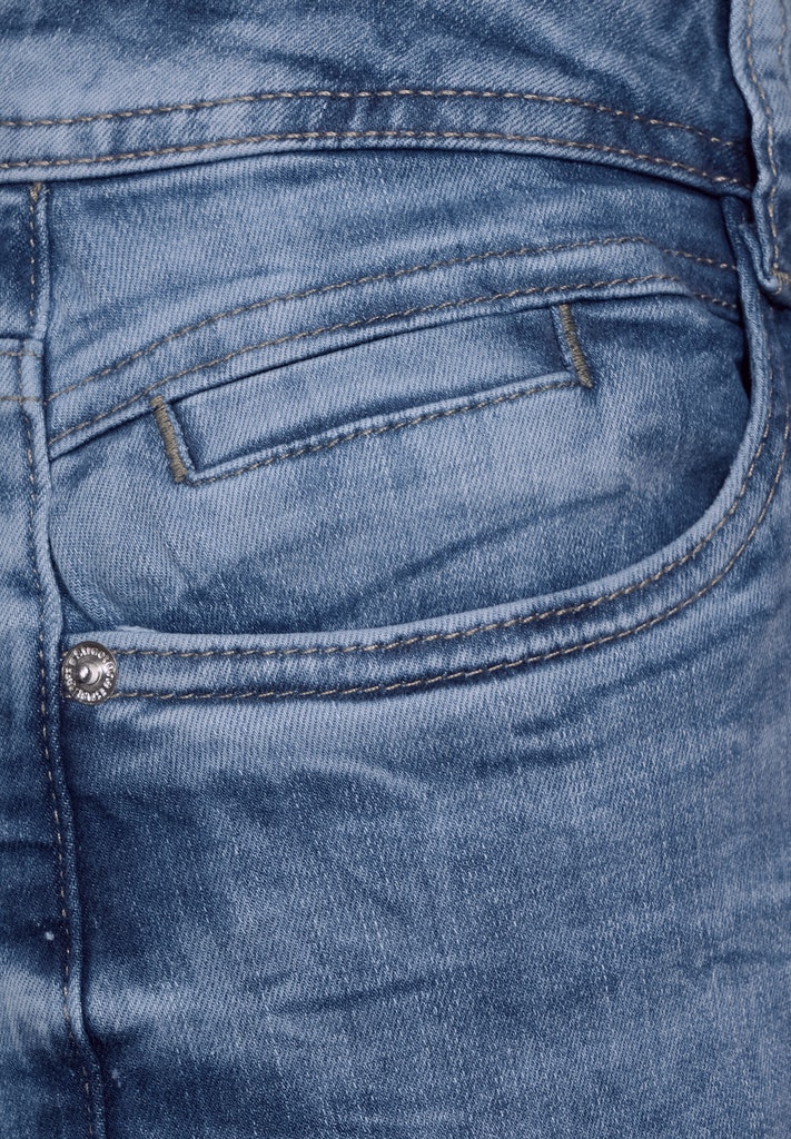 Casual Fit Jeans