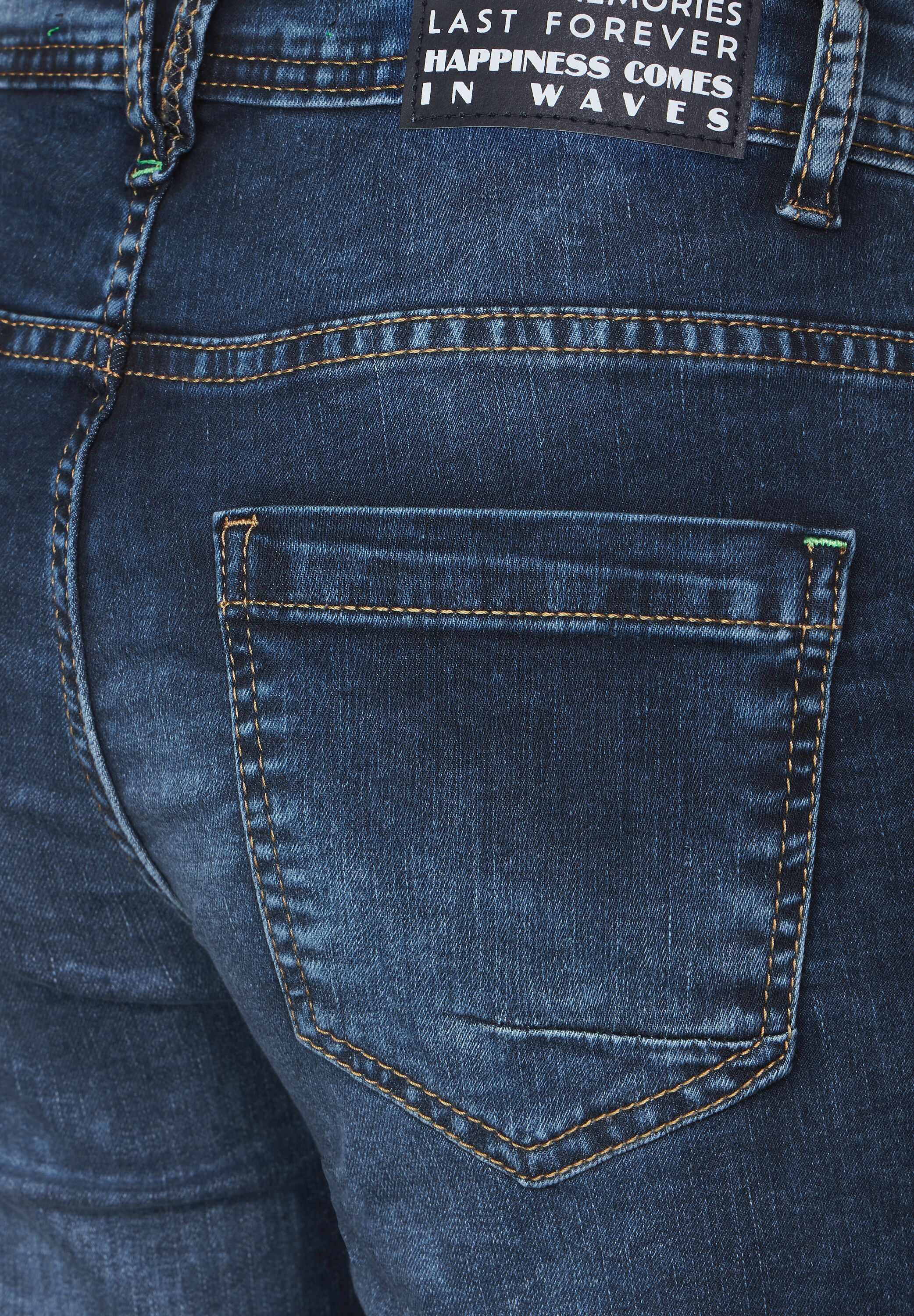 Loose Fit 3/4 Jeans