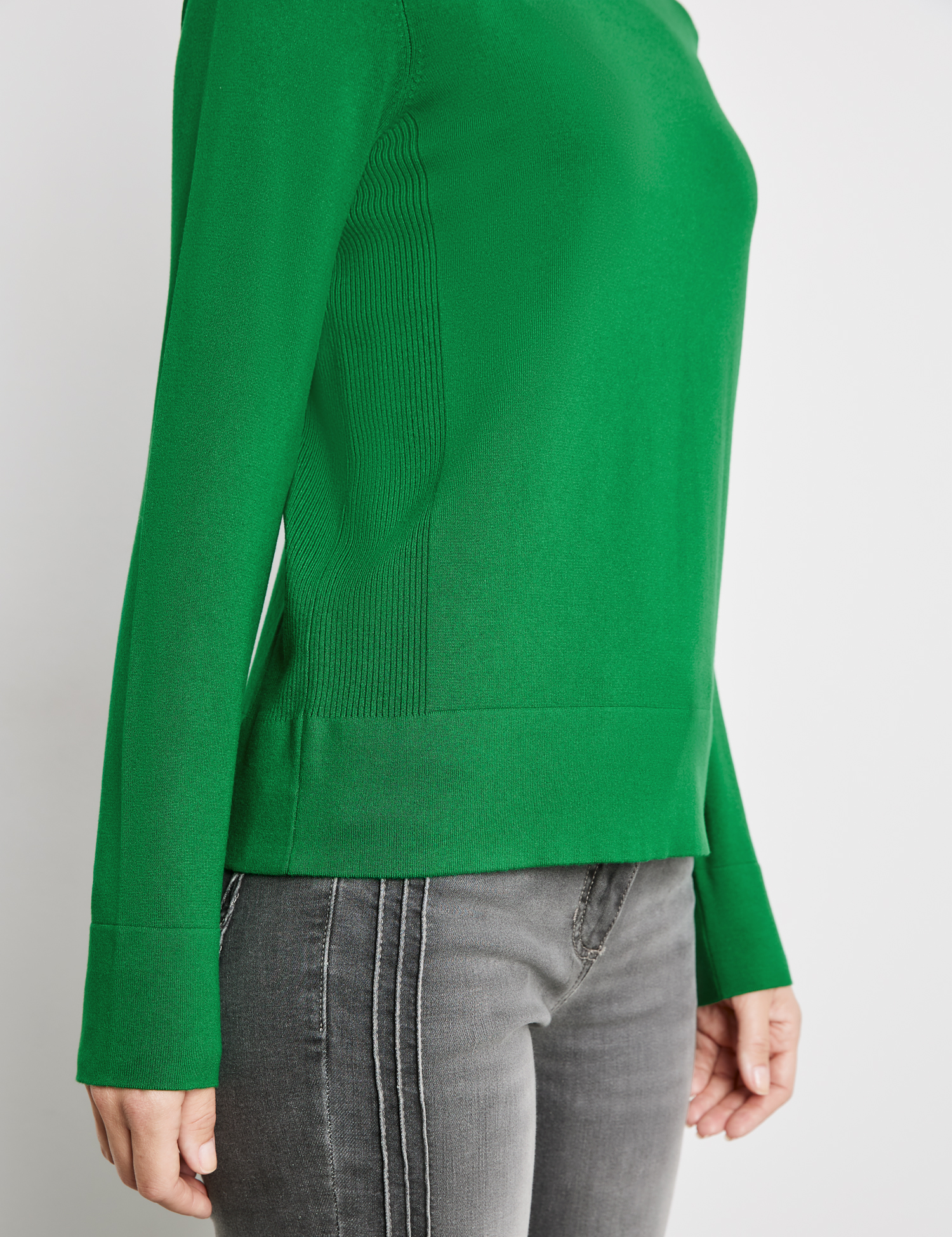 Langarmpullover aus Feinstrick