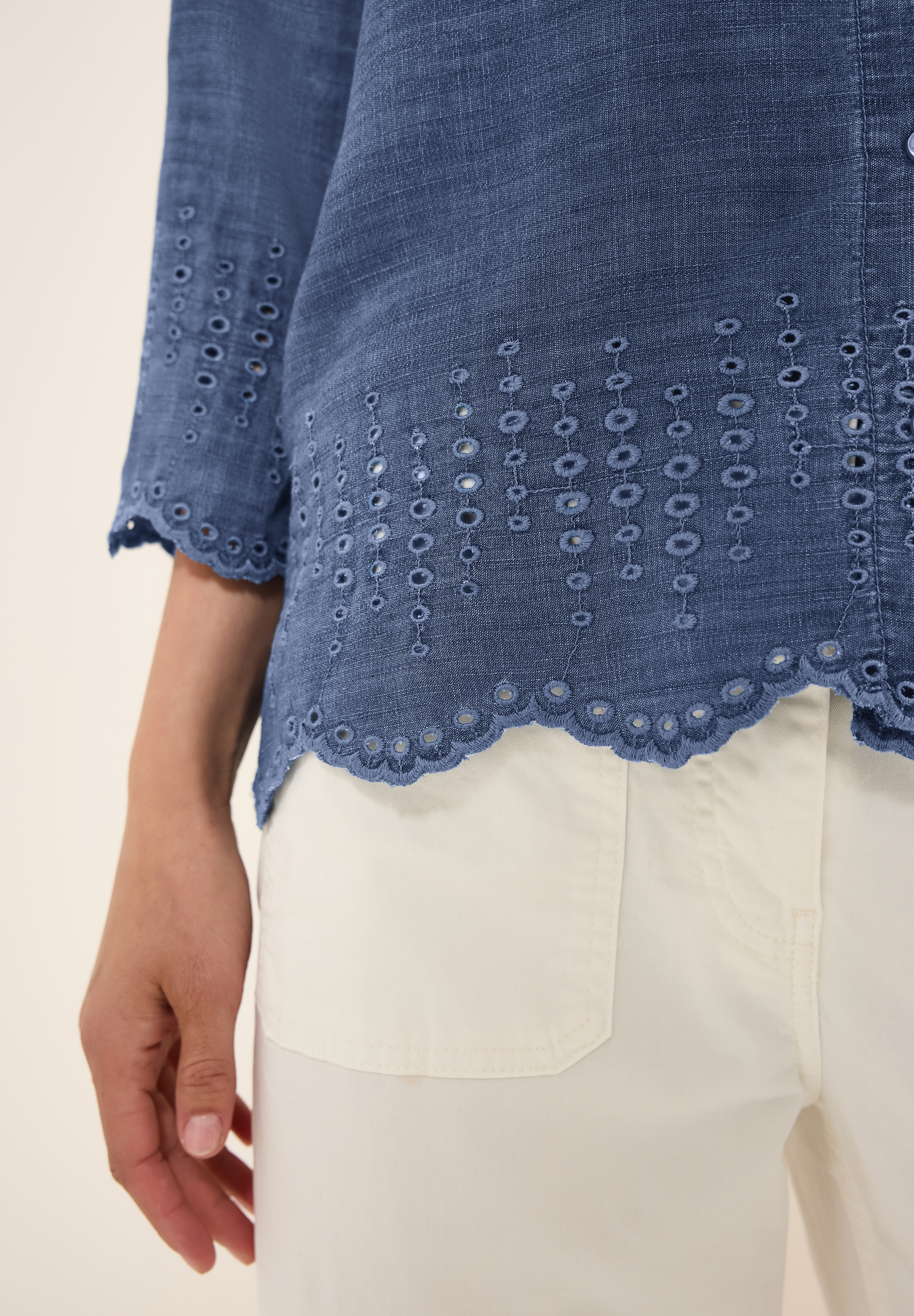 Lyocellbluse mit Stickerei