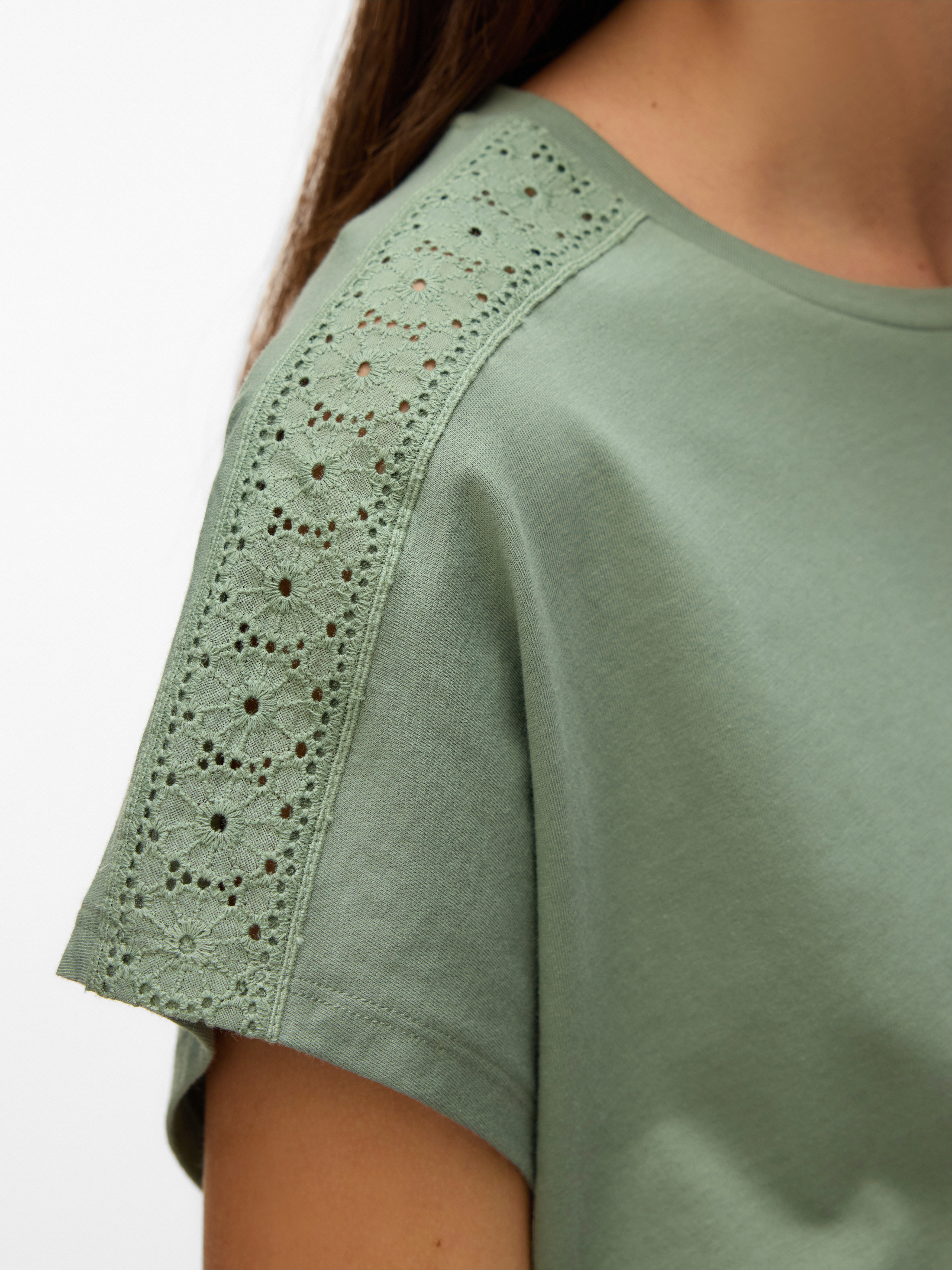 VMEMMY SS LACE TAPE TOP JRS NOOS