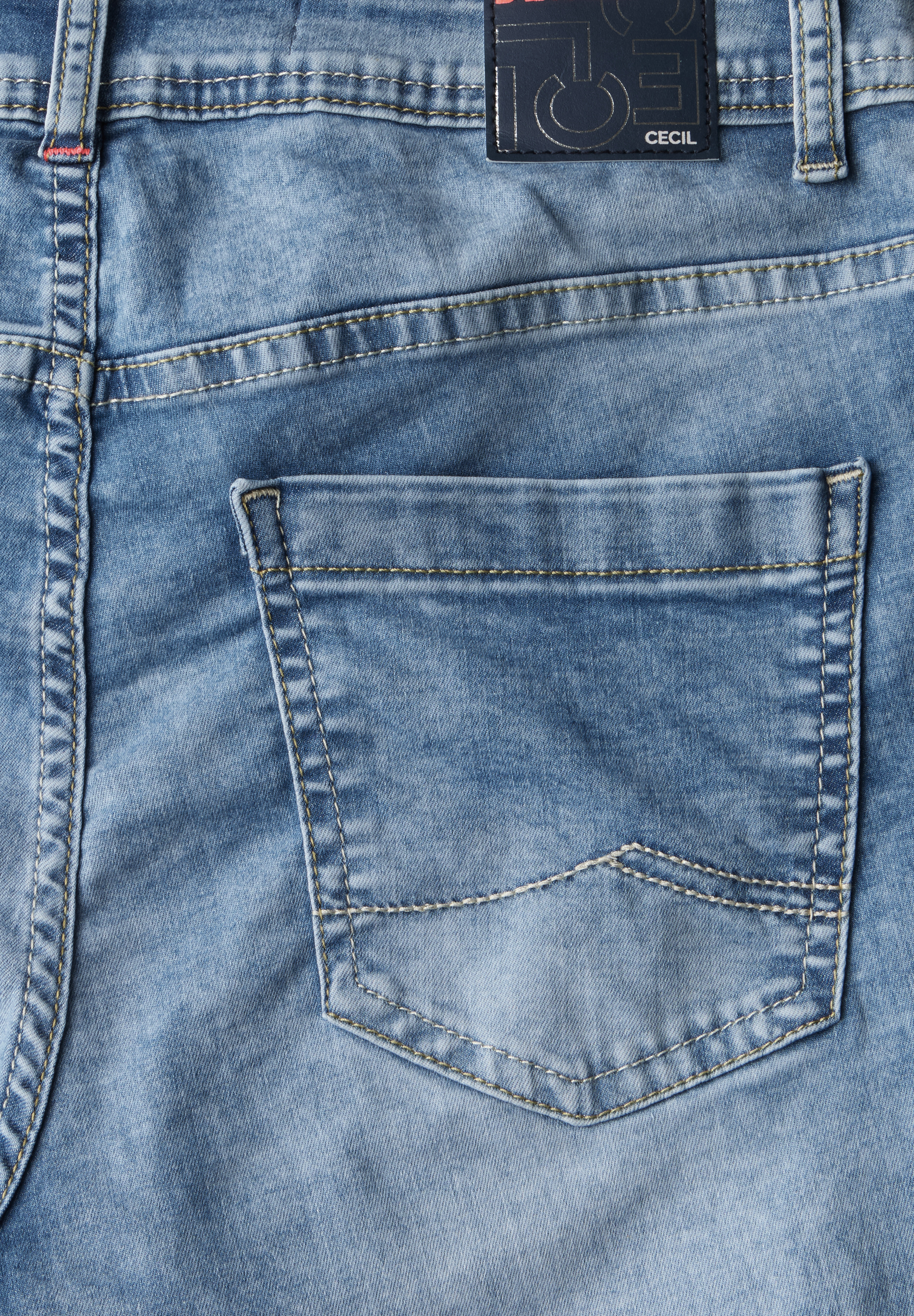 Capri Jeans