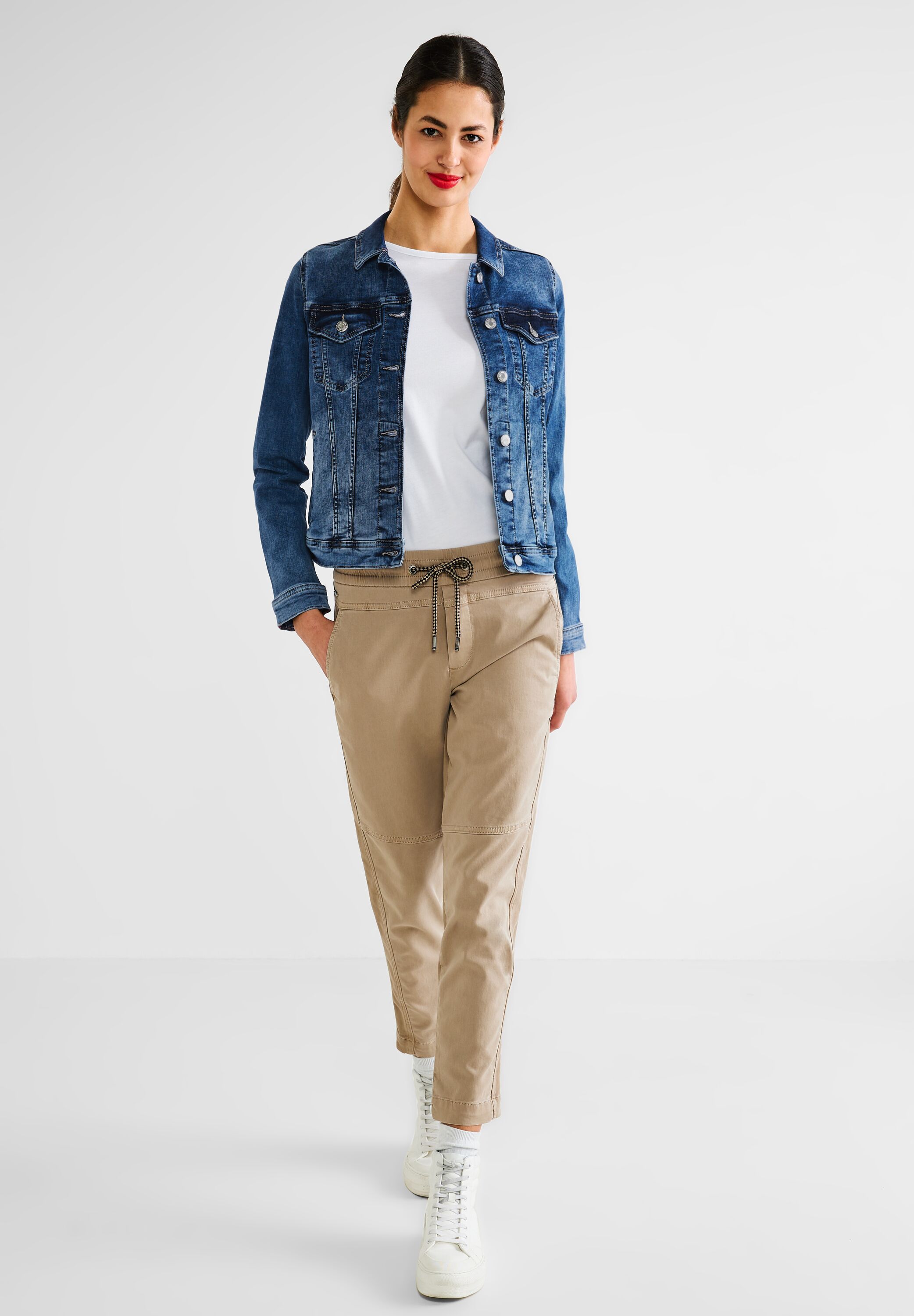 Mittelblaue Jeansjacke
