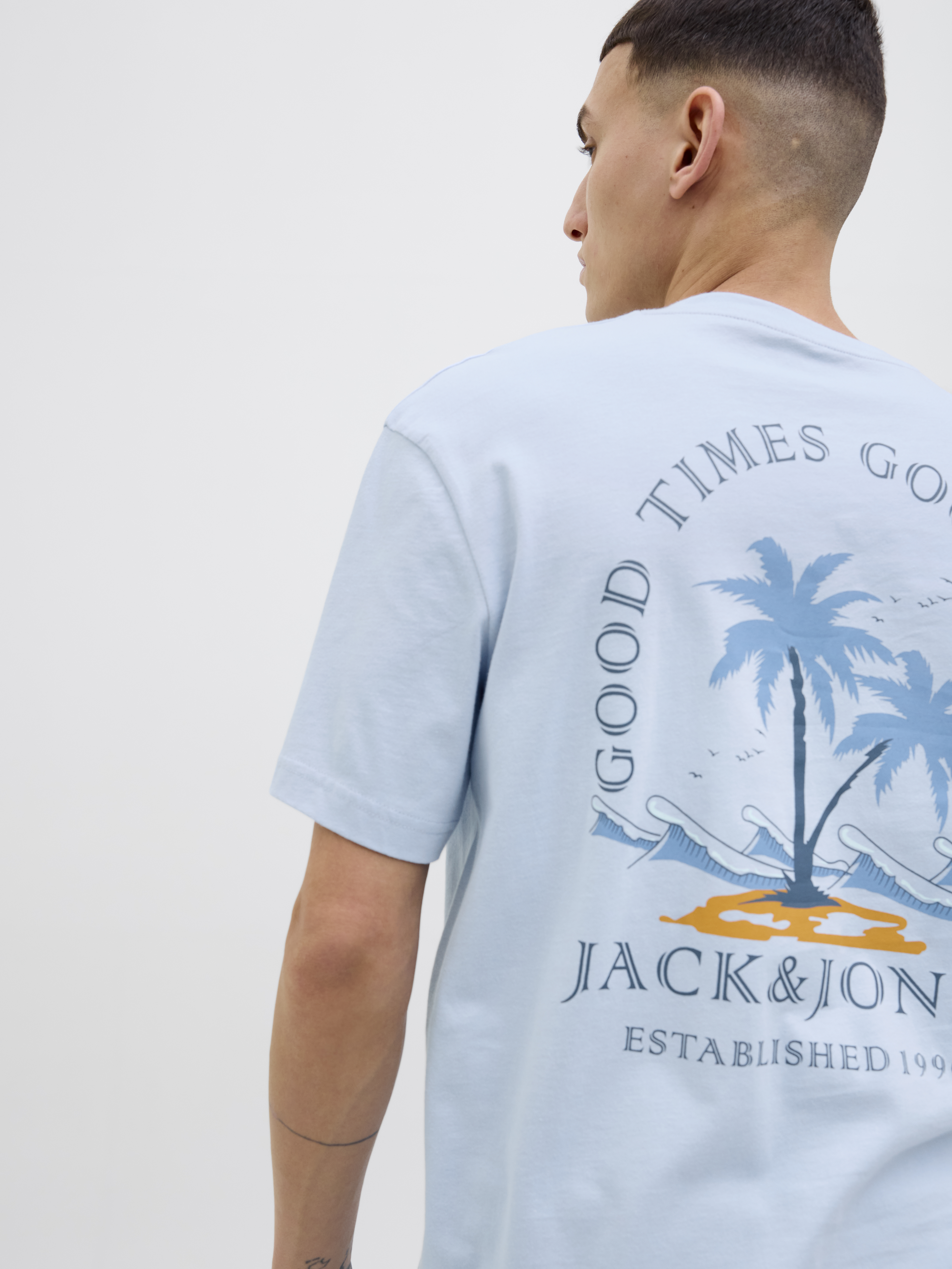 JJSUMMER VIBES TEE SS CREW NECK LN