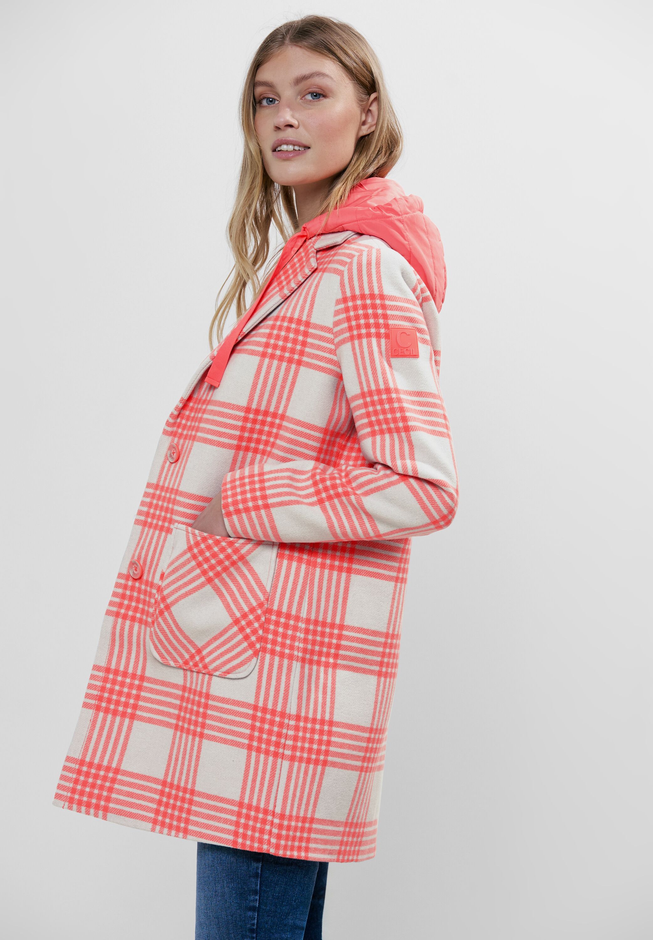 Karierter Übergangsmantel