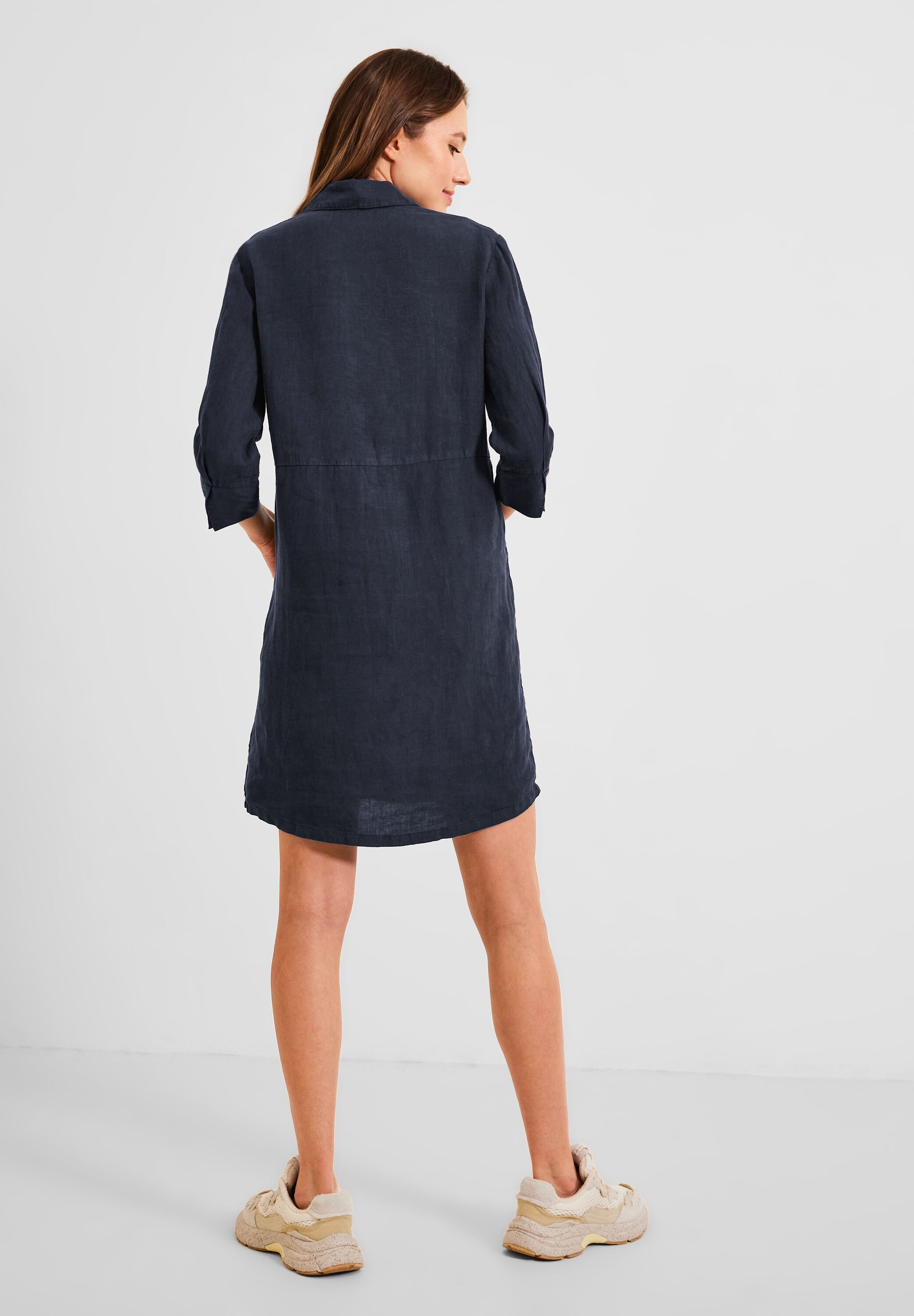 Leinenkleid mit Knopfleiste