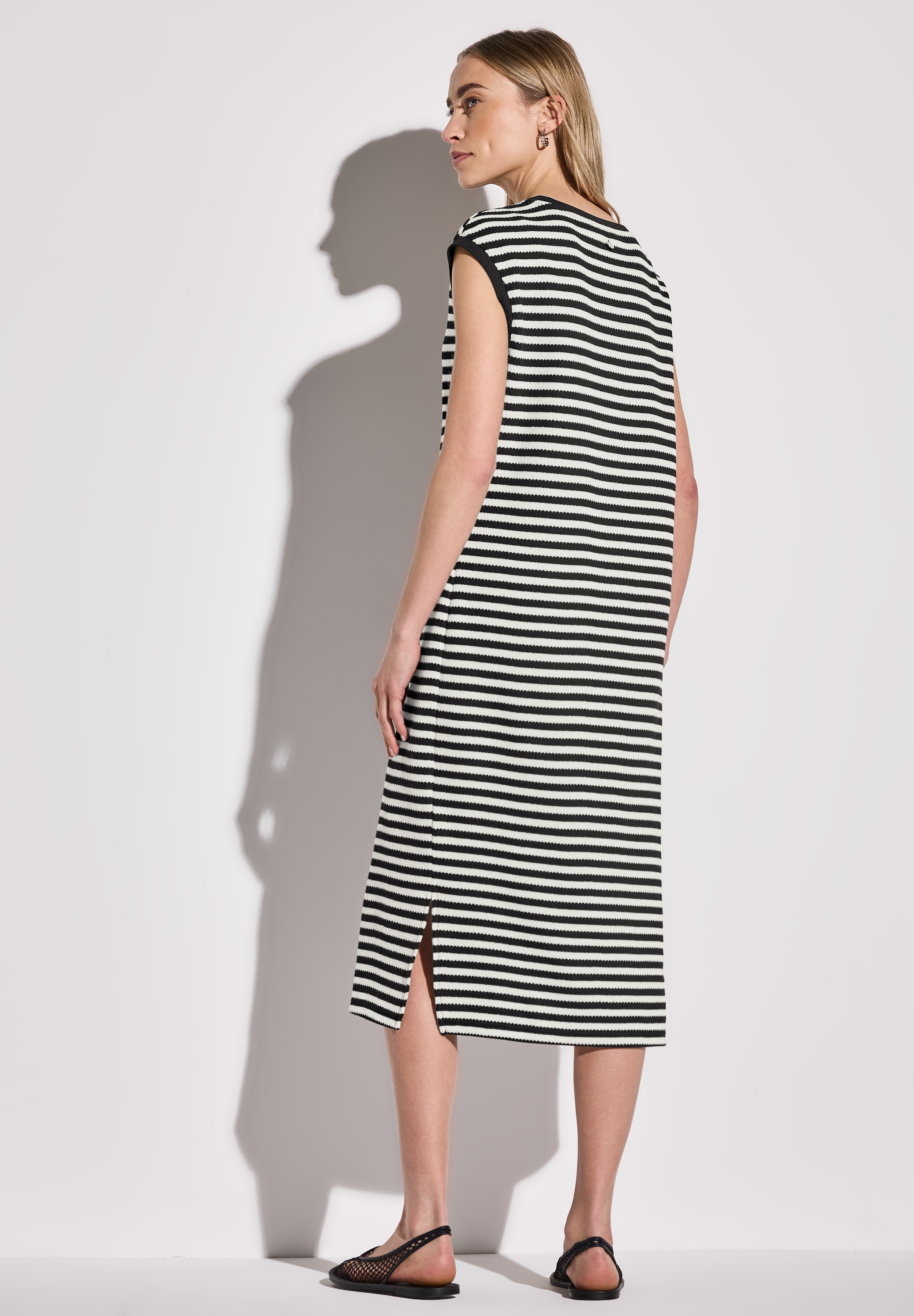 Gestreiftes Kleid Gestreiftes Kleid