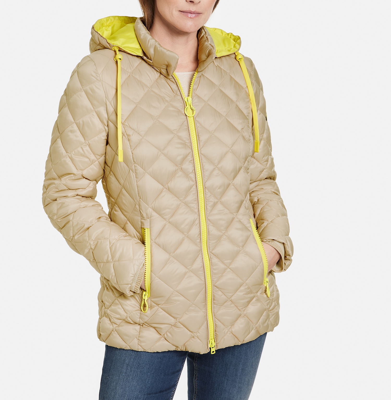 Steppjacke mit Farbakzenten