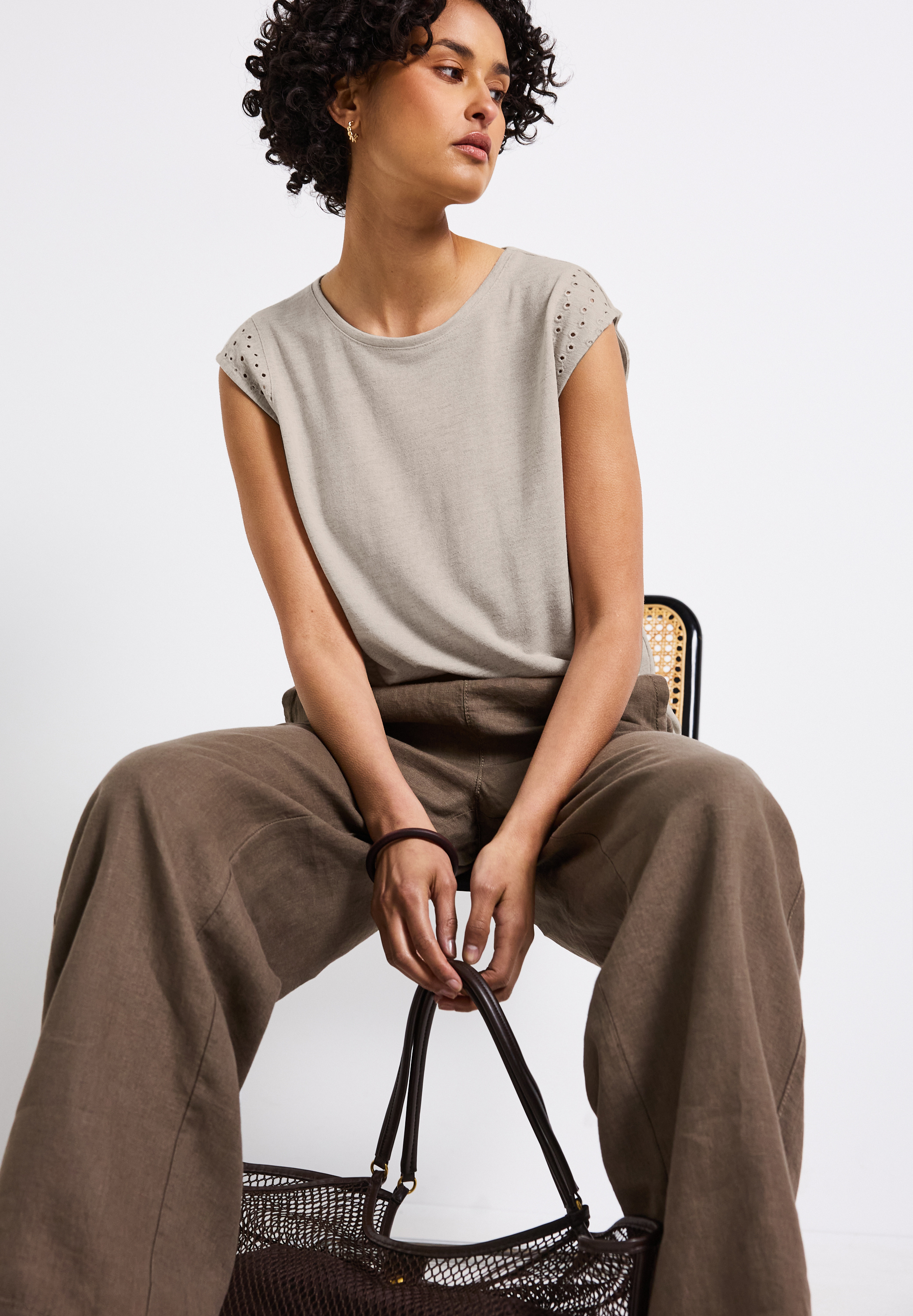 Shirt mit Stickdetails