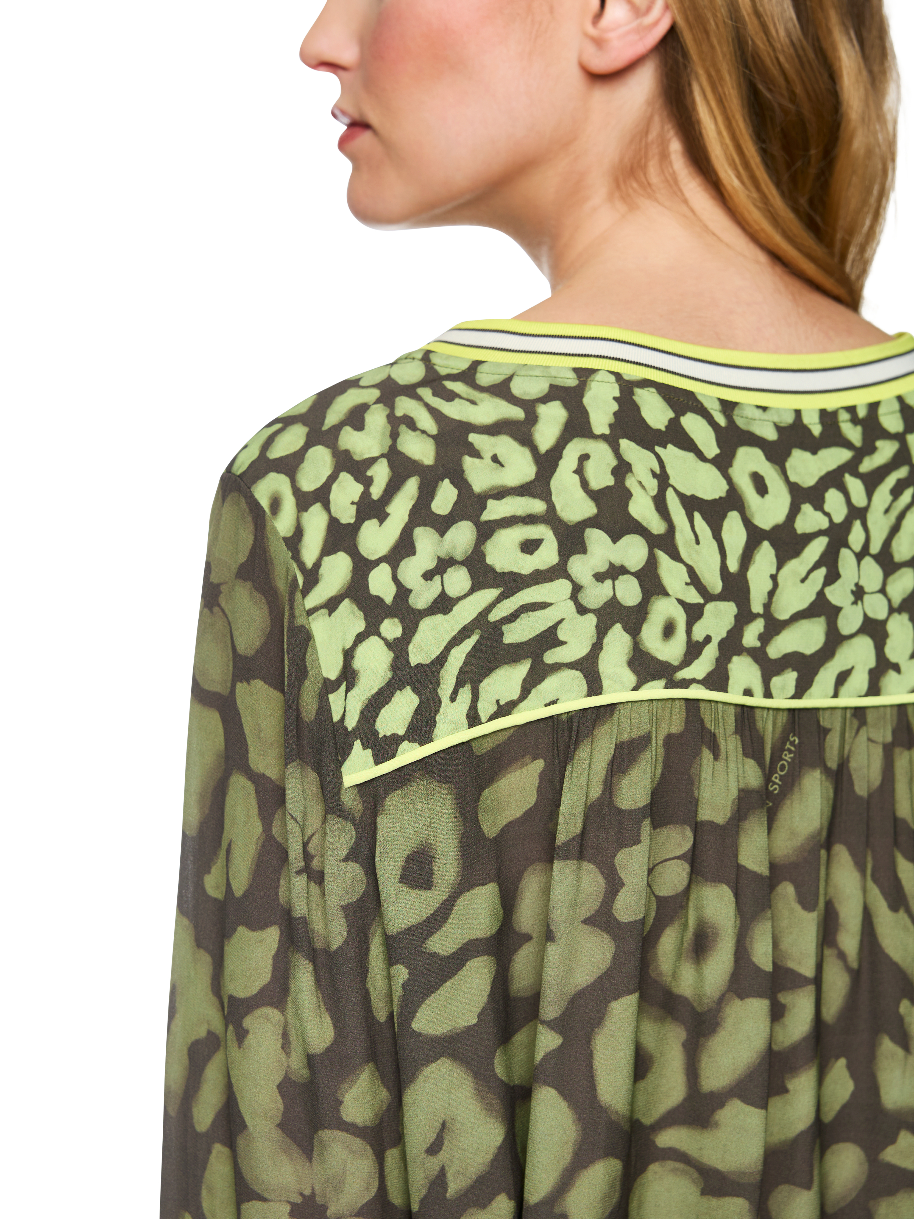 Schlupfbluse mit Leo-Druck