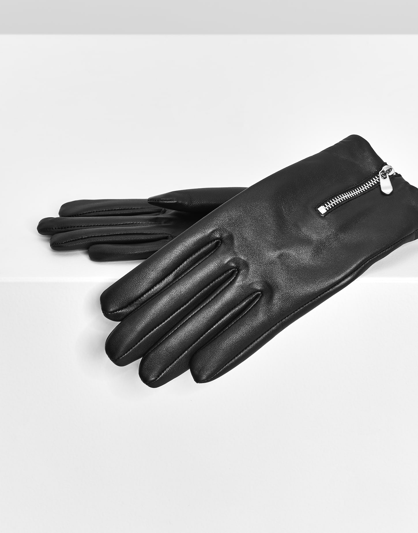 Azippa gloves