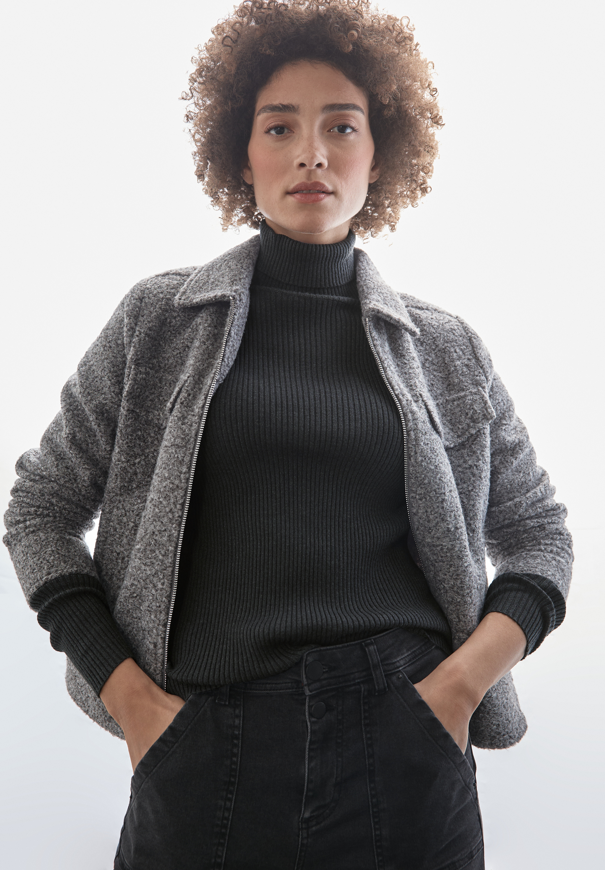 Basic Rollkragen-Pullover