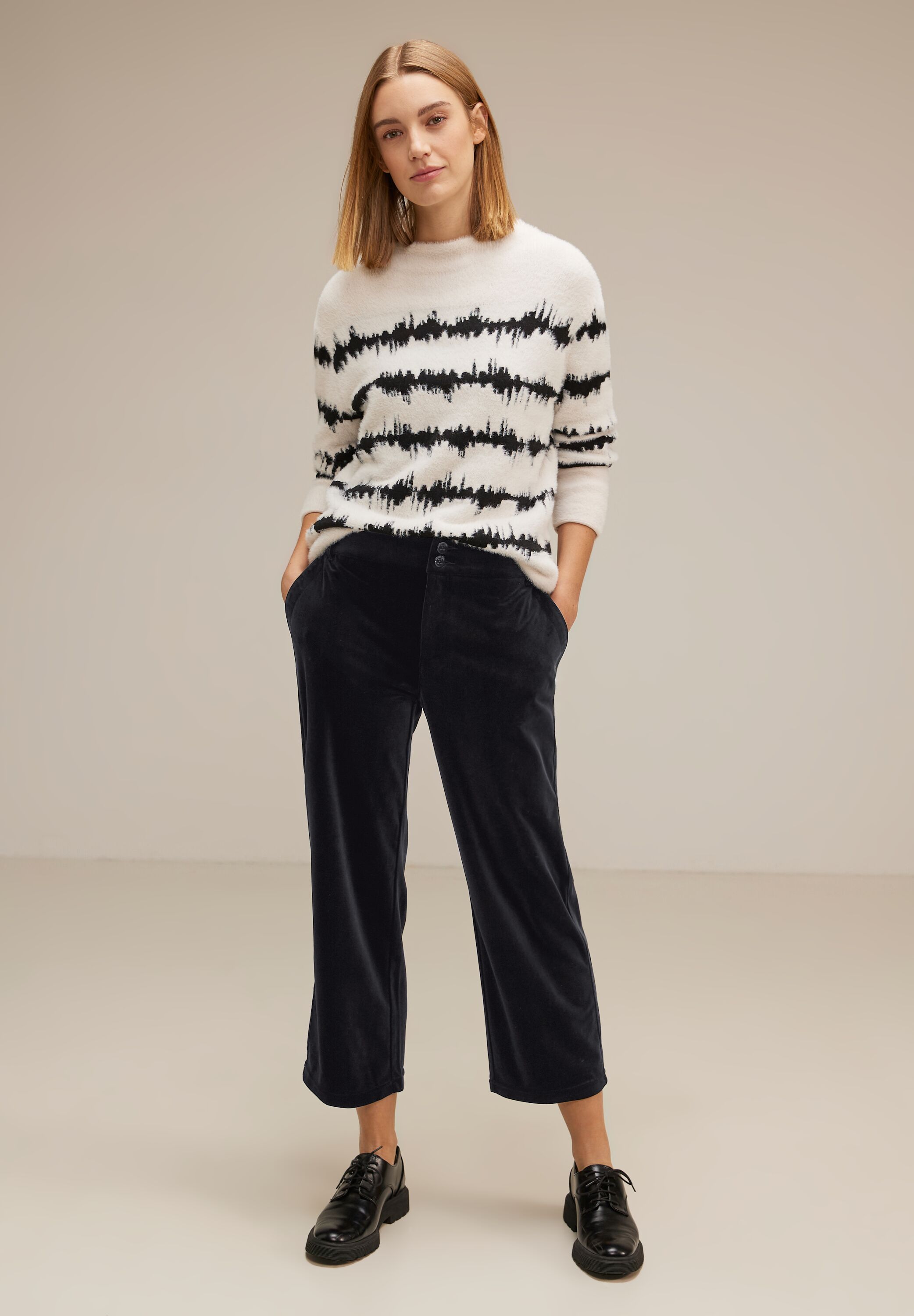 Casual Fit Samt Hose