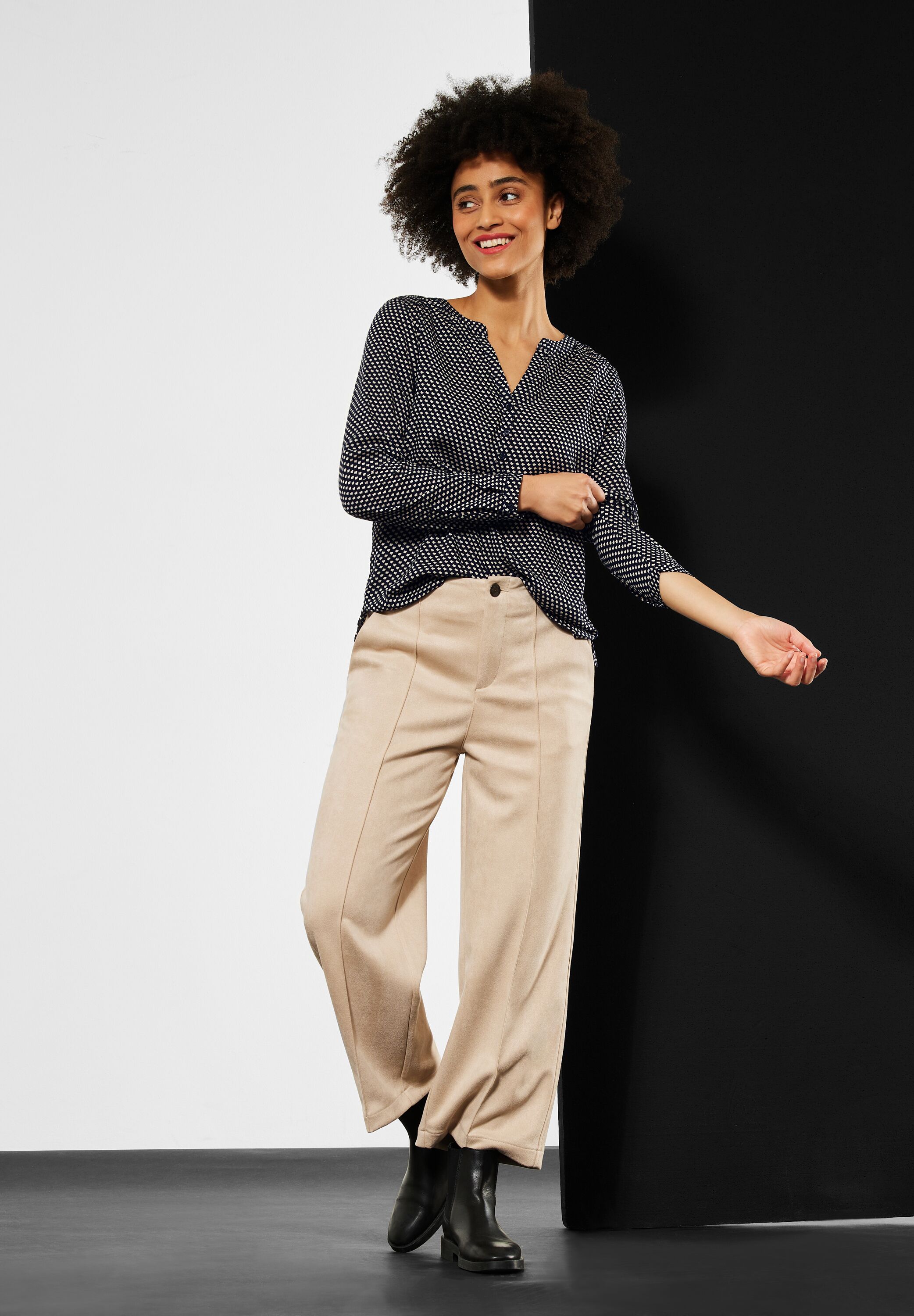 Bluse mit Minimalmuster