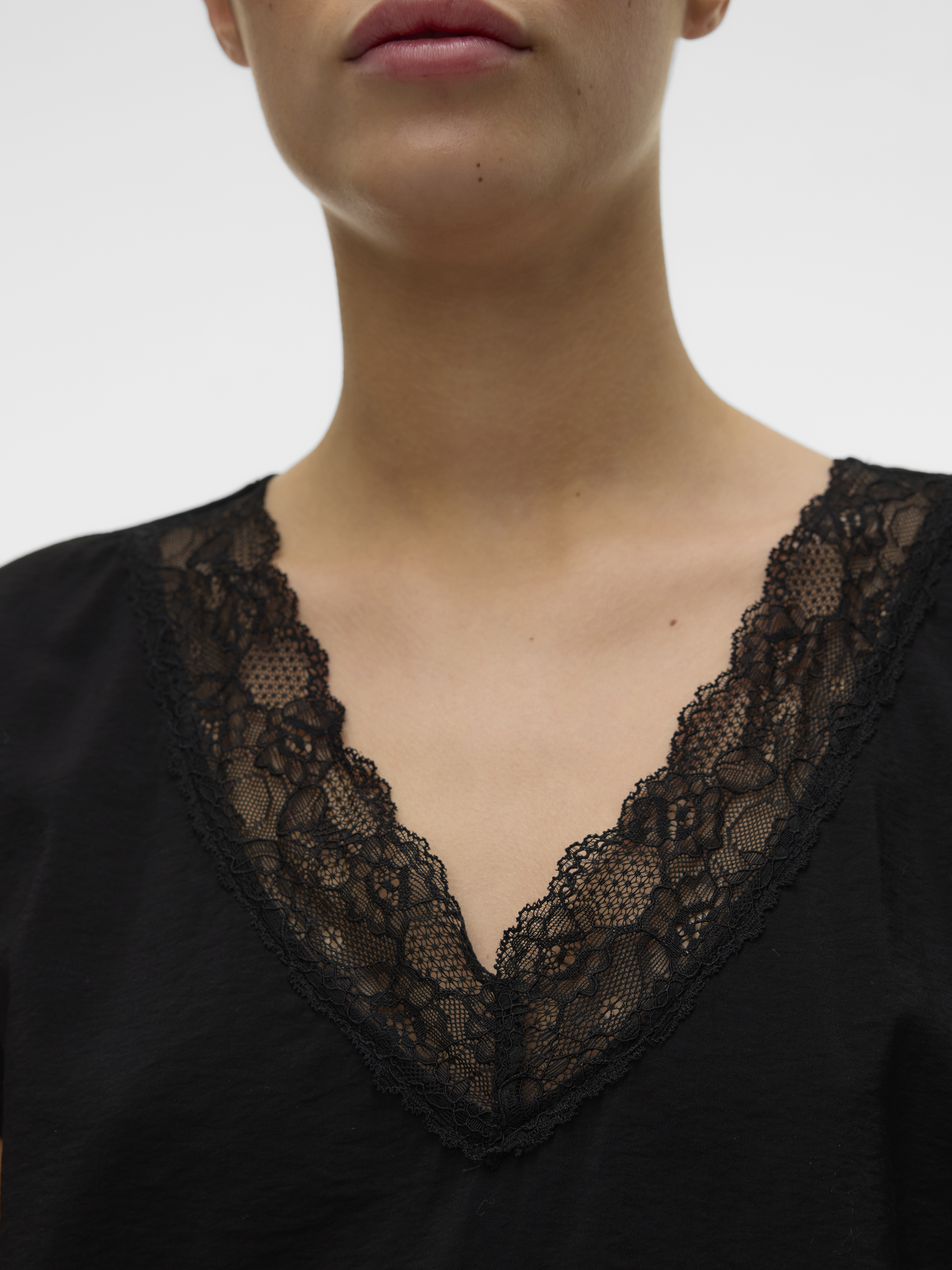 VMSAFA SL V-NECK LACE TOP WVN GA NOOS