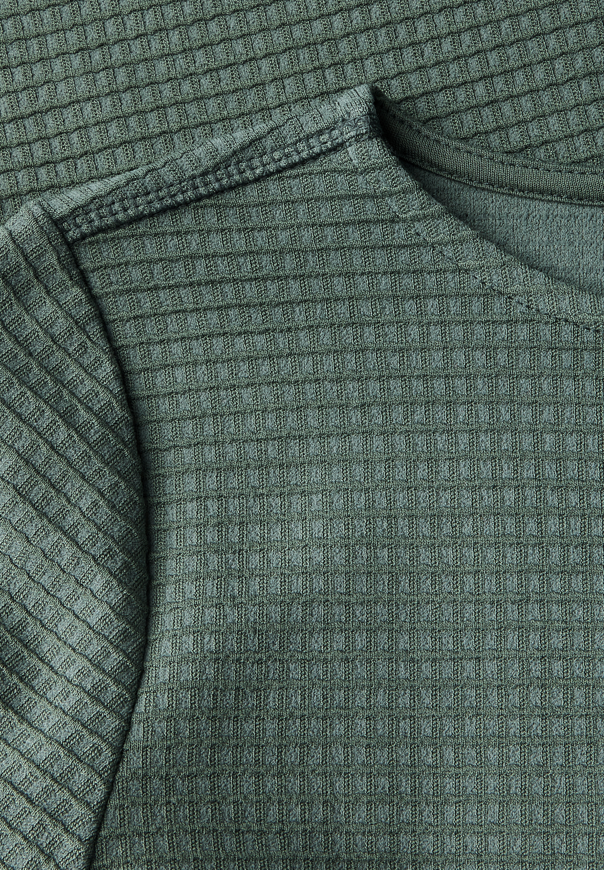 Strukturshirt mit Knoten