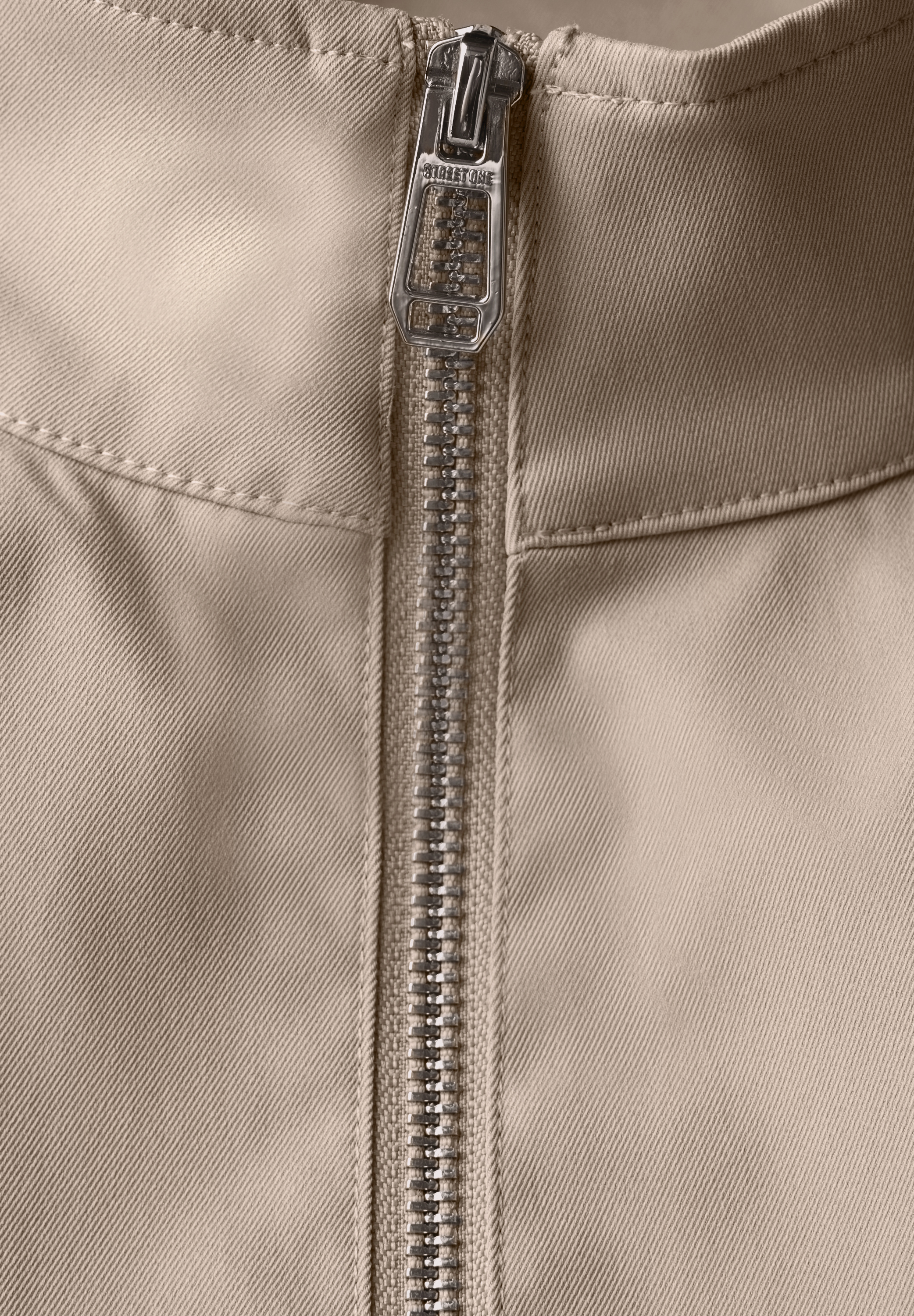 Jacke mit Stehkragen