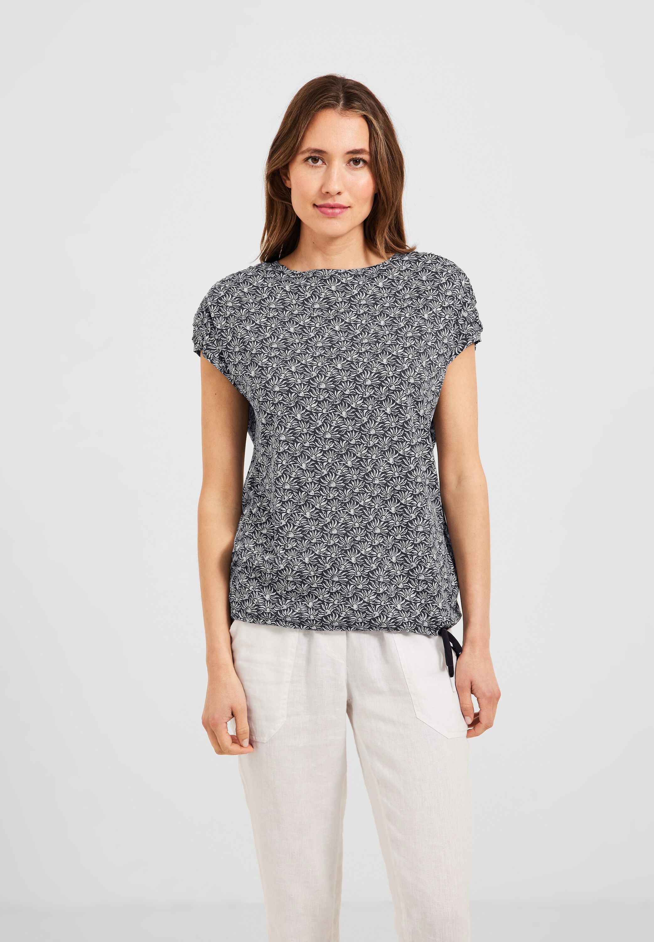 T-Shirt mit Smock Schultern
