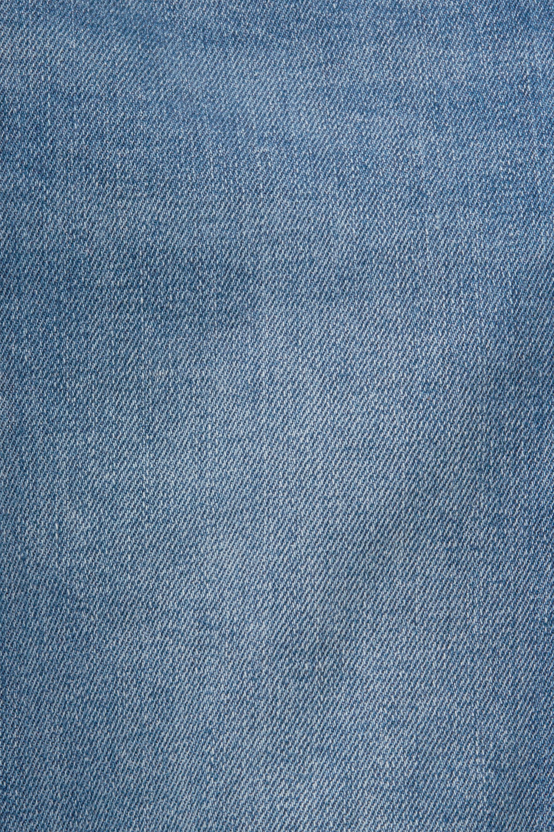 Ausgestellte Baumwolljeans mit mittlerer Bundhöhe
