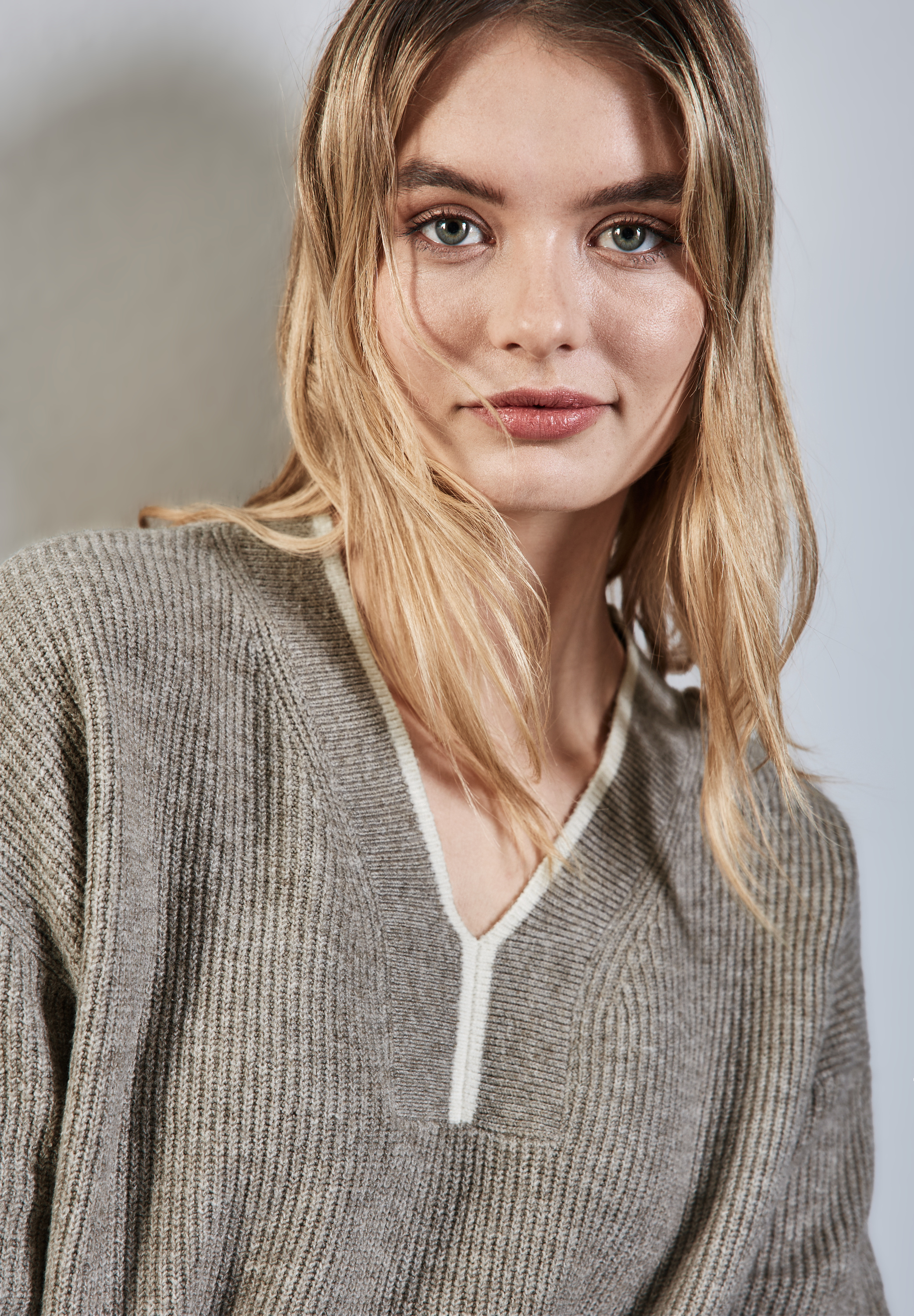 Pullover mit V-Ausschnitt