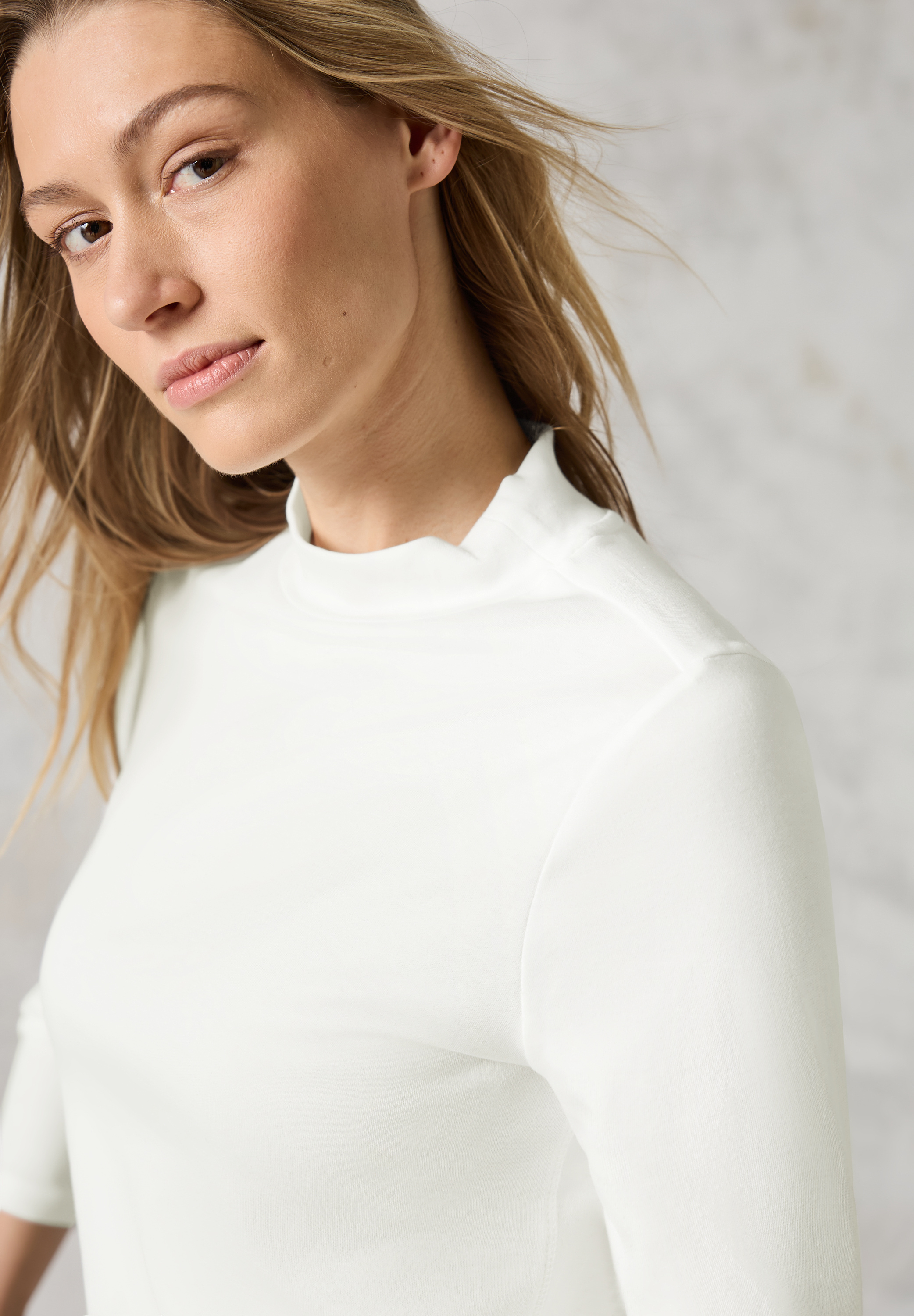 Basic Shirt mit Stehkragen