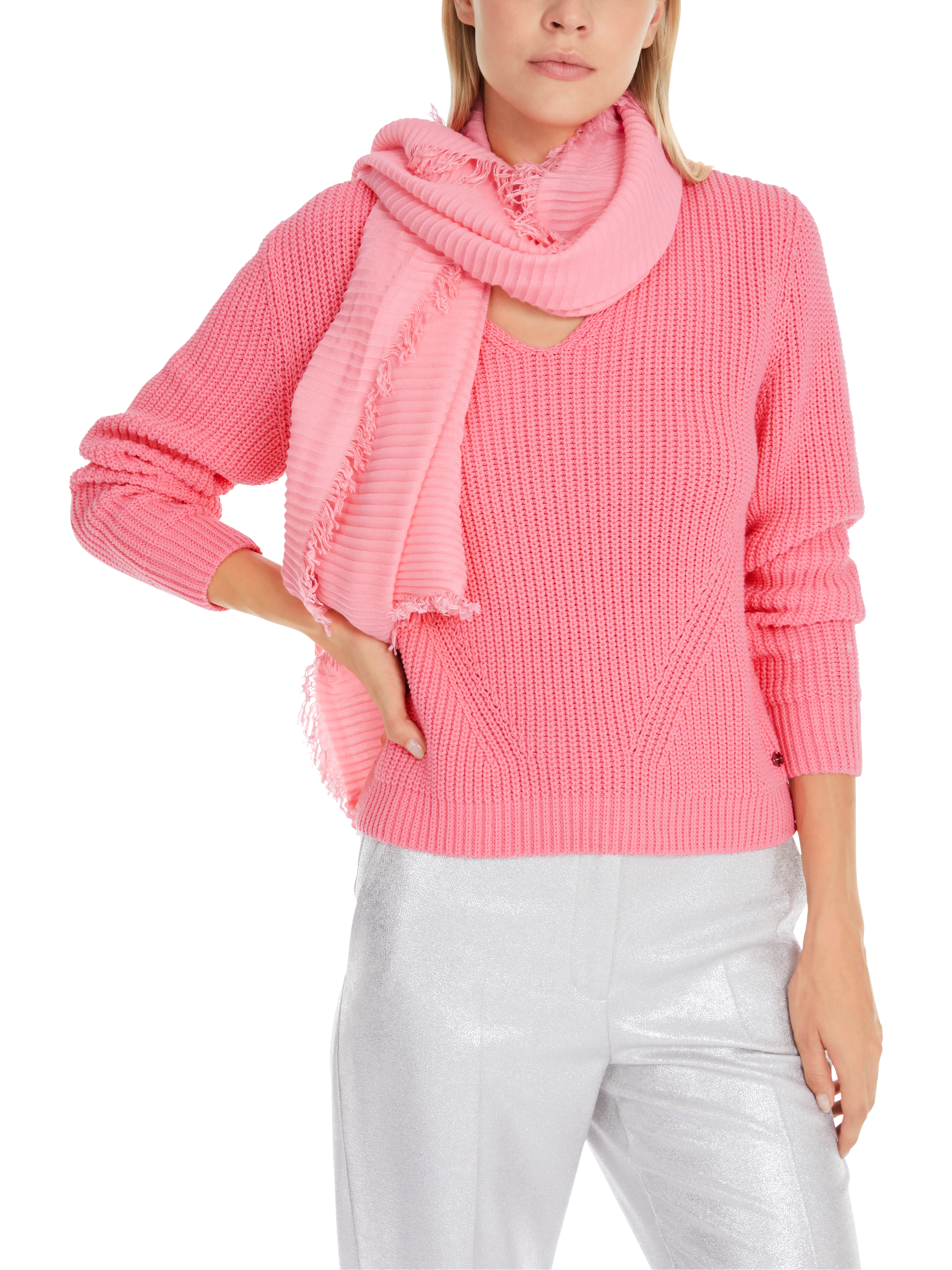 Sweater mit V-Neck Knitted in Germany