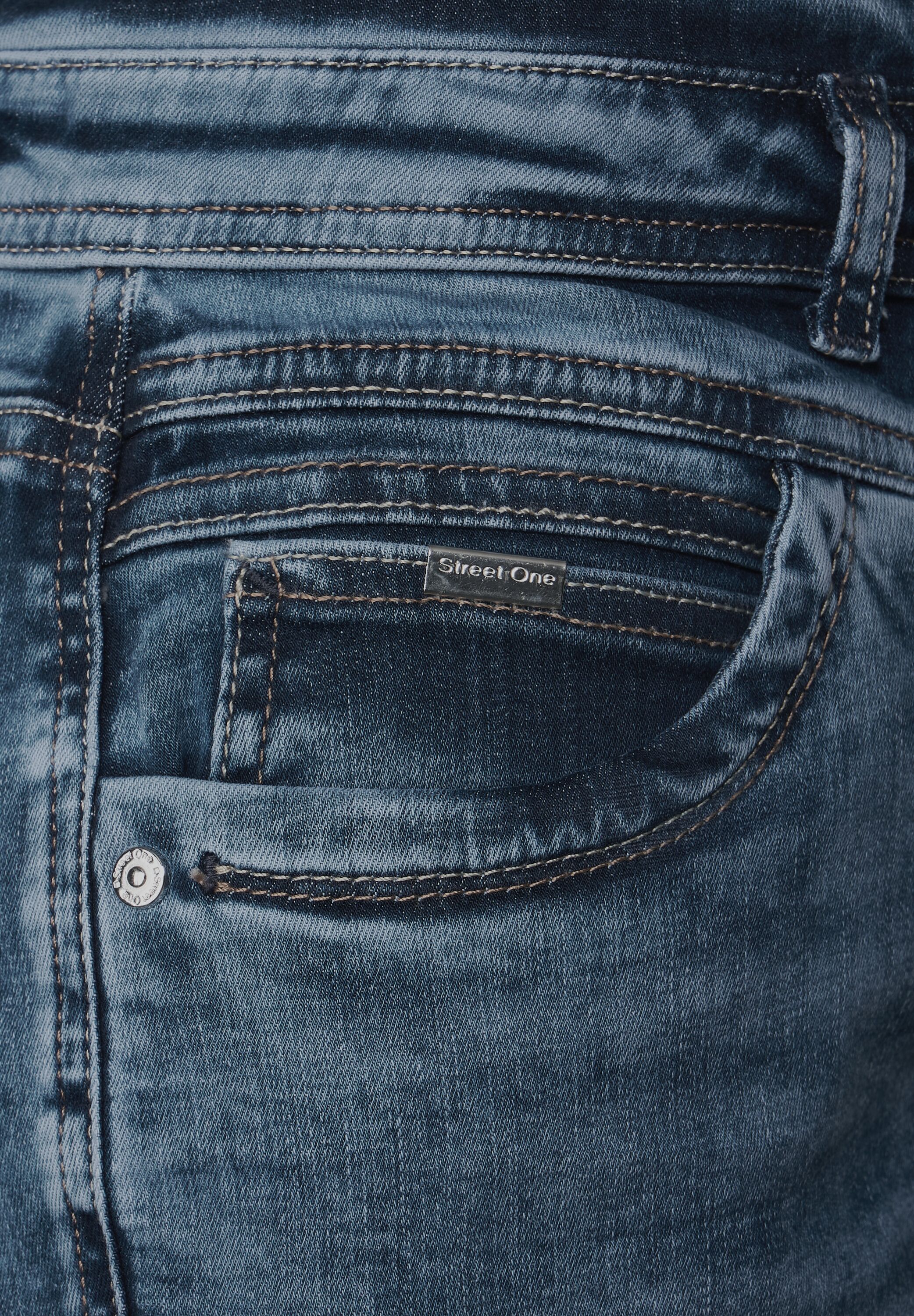 Loose Fit Mom Jeans