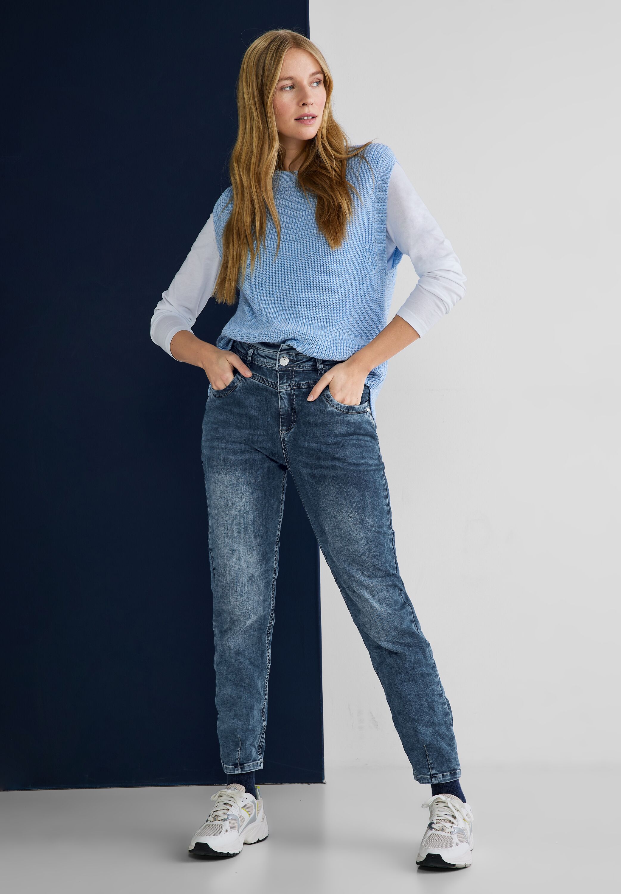 Loose Fit Mom Jeans
