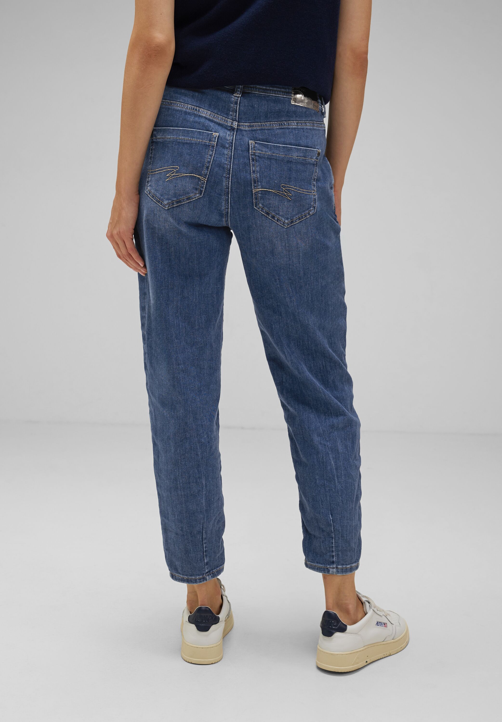 Loose Fit Balloon Jeans