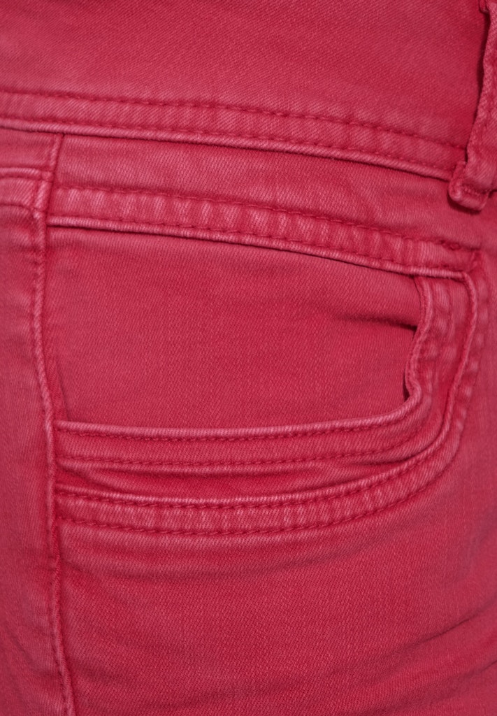 Farbige Casual Fit Jeans