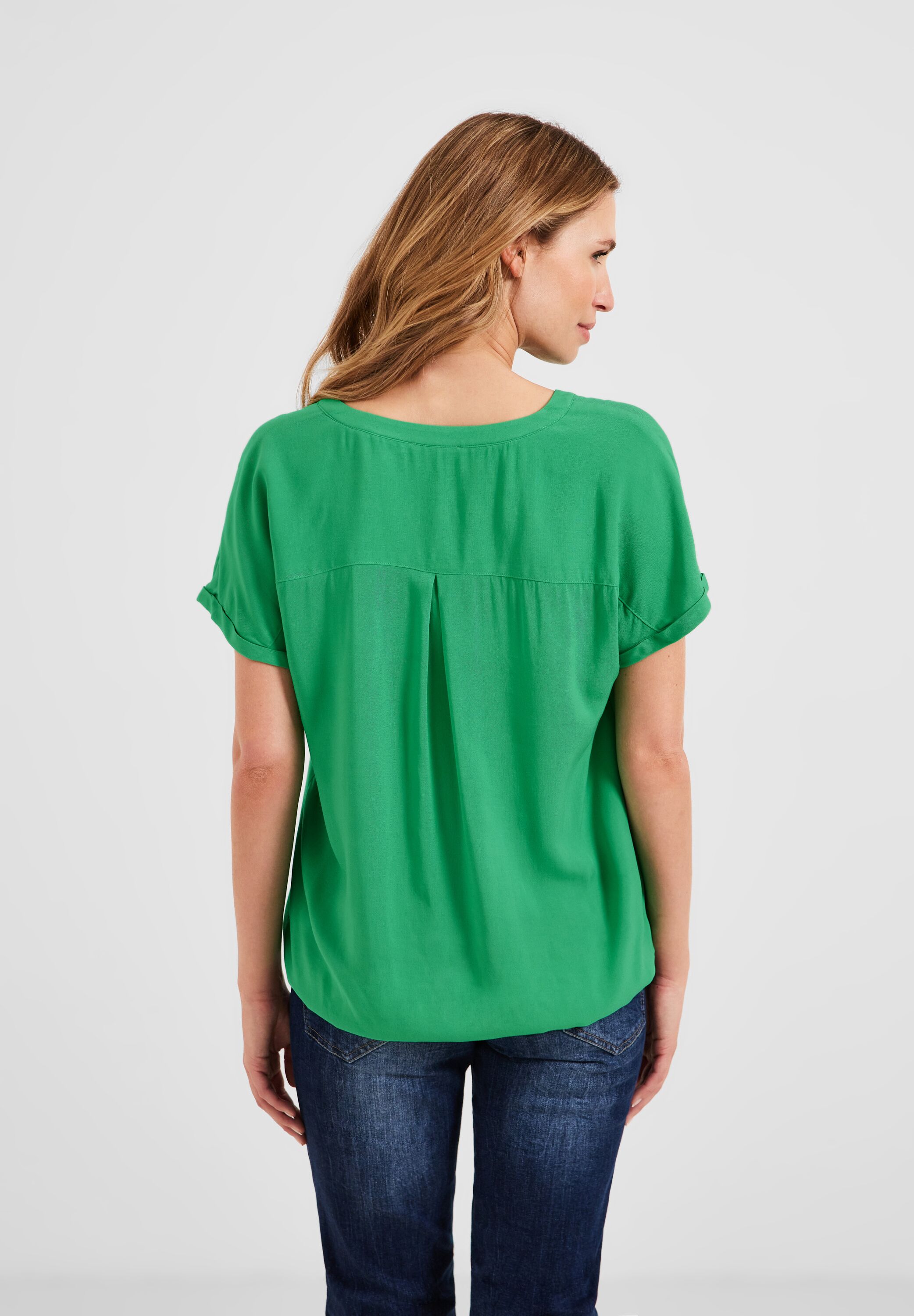 Bluse mit Elastiksaum