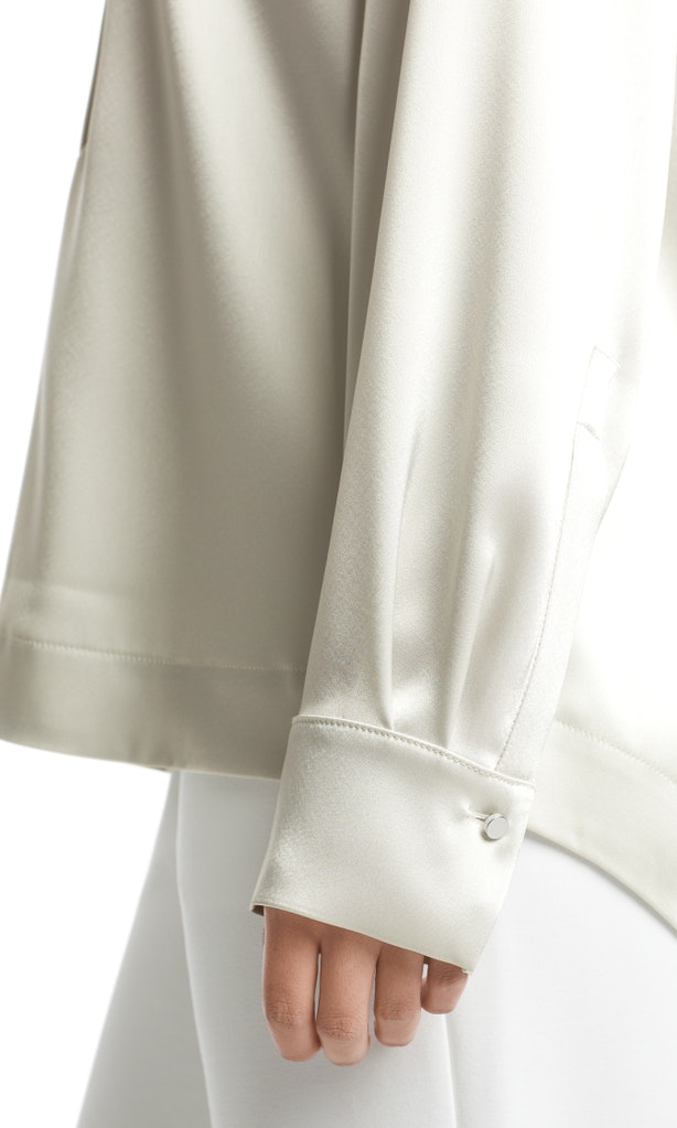 Blusenshirt mit Kapuze aus Satin