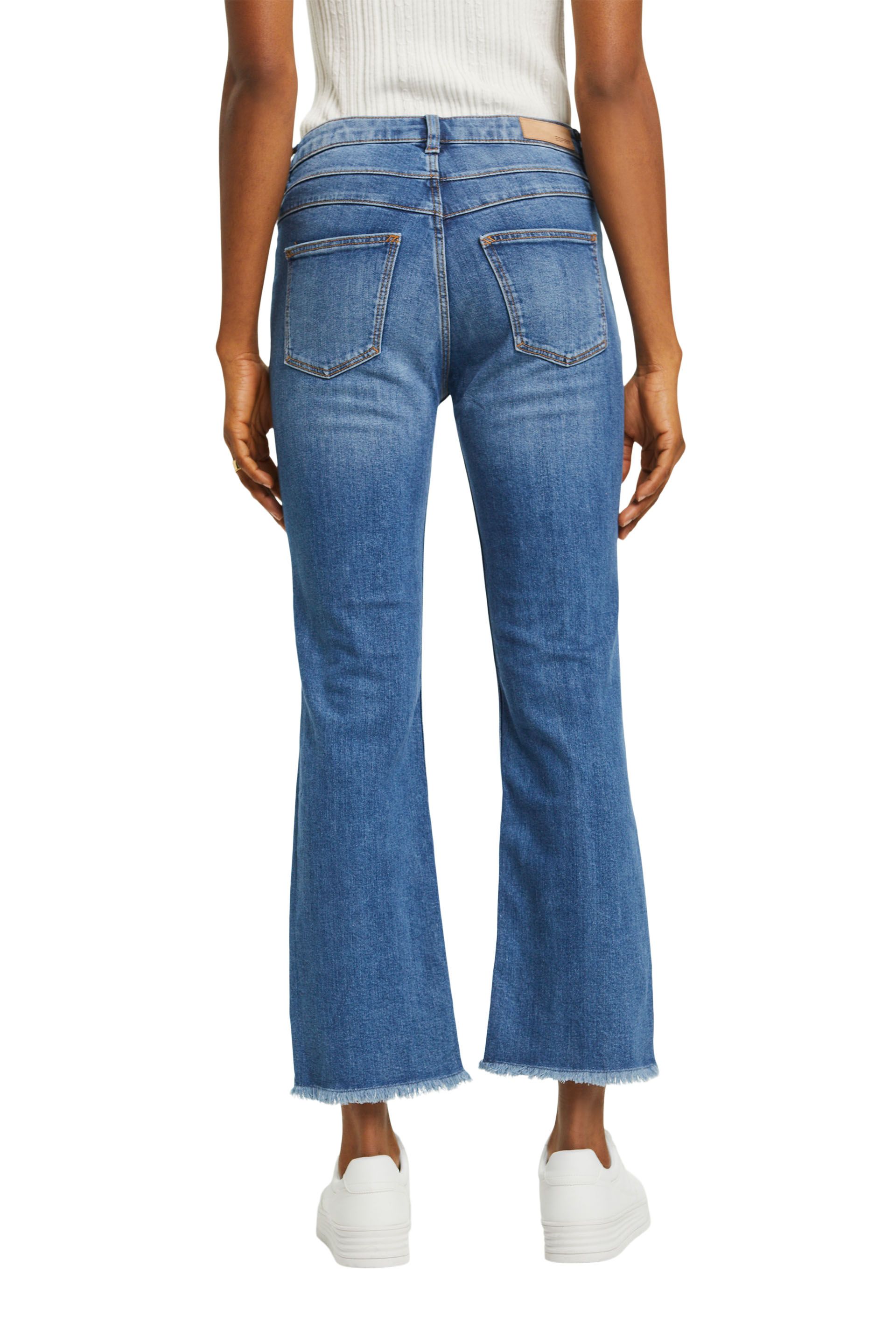 Ausgestellte Baumwolljeans mit mittlerer Bundhöhe