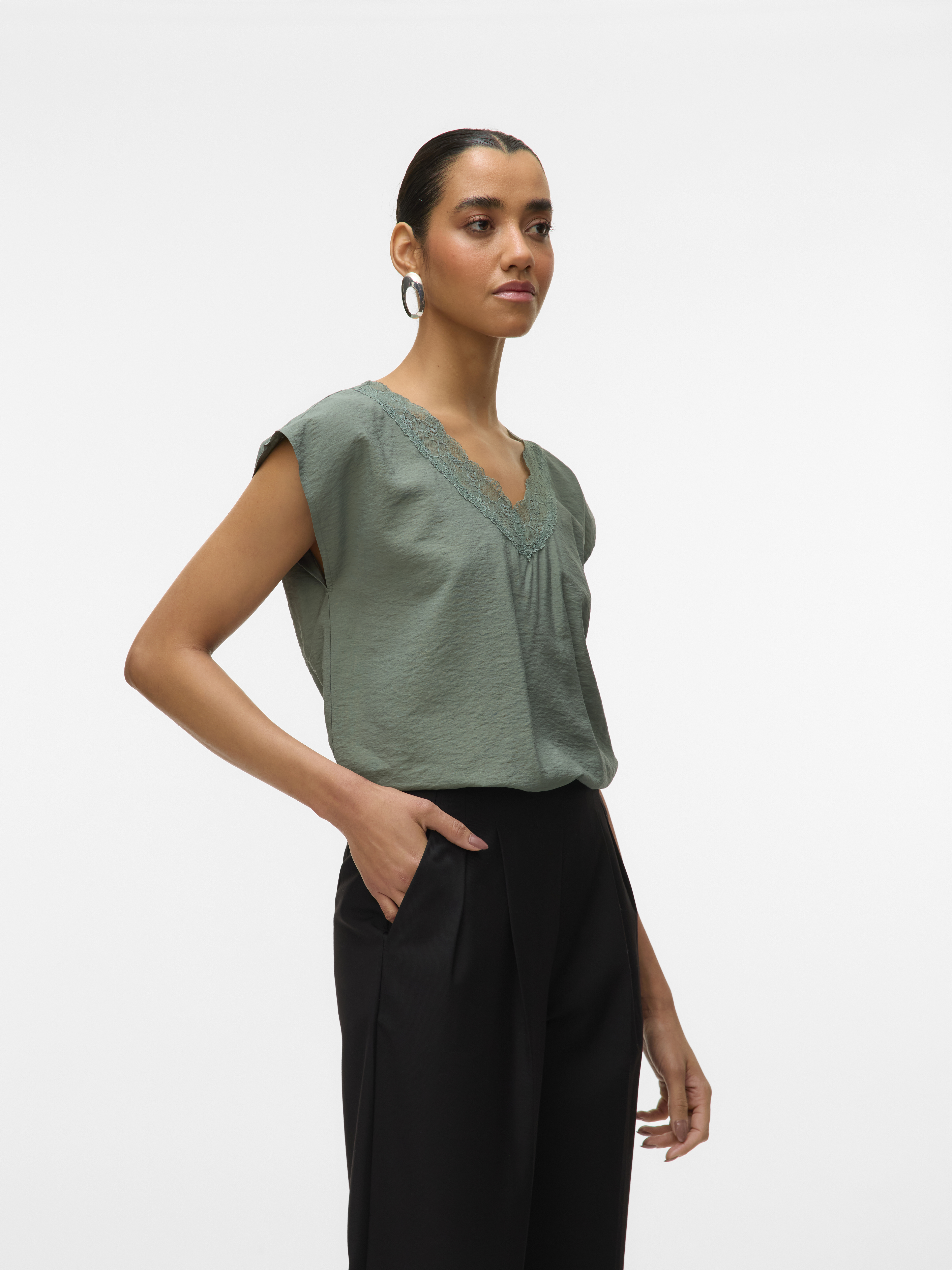 VMSAFA SL V-NECK LACE TOP WVN GA NOOS