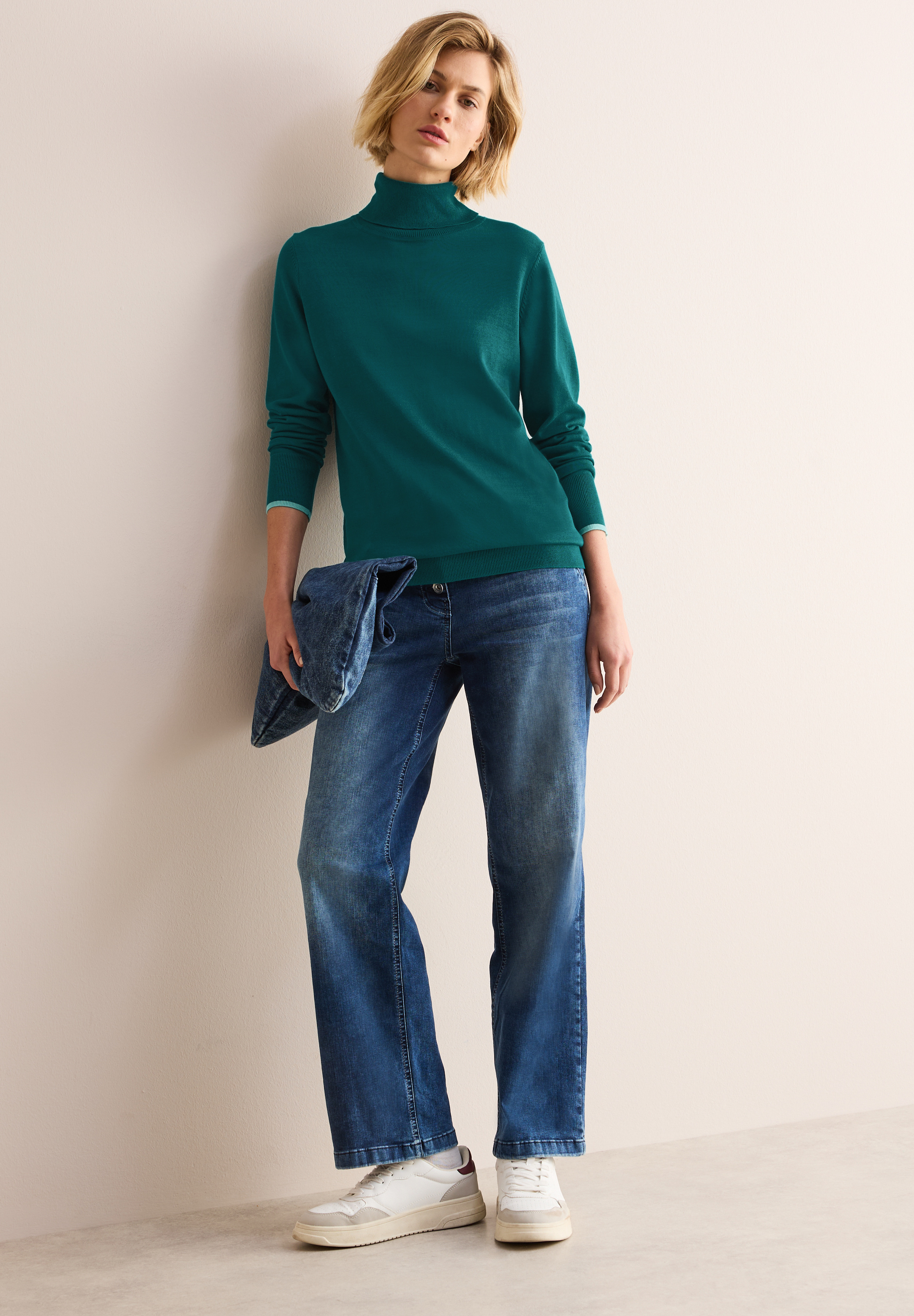 Basic Rollkragen-Pullover