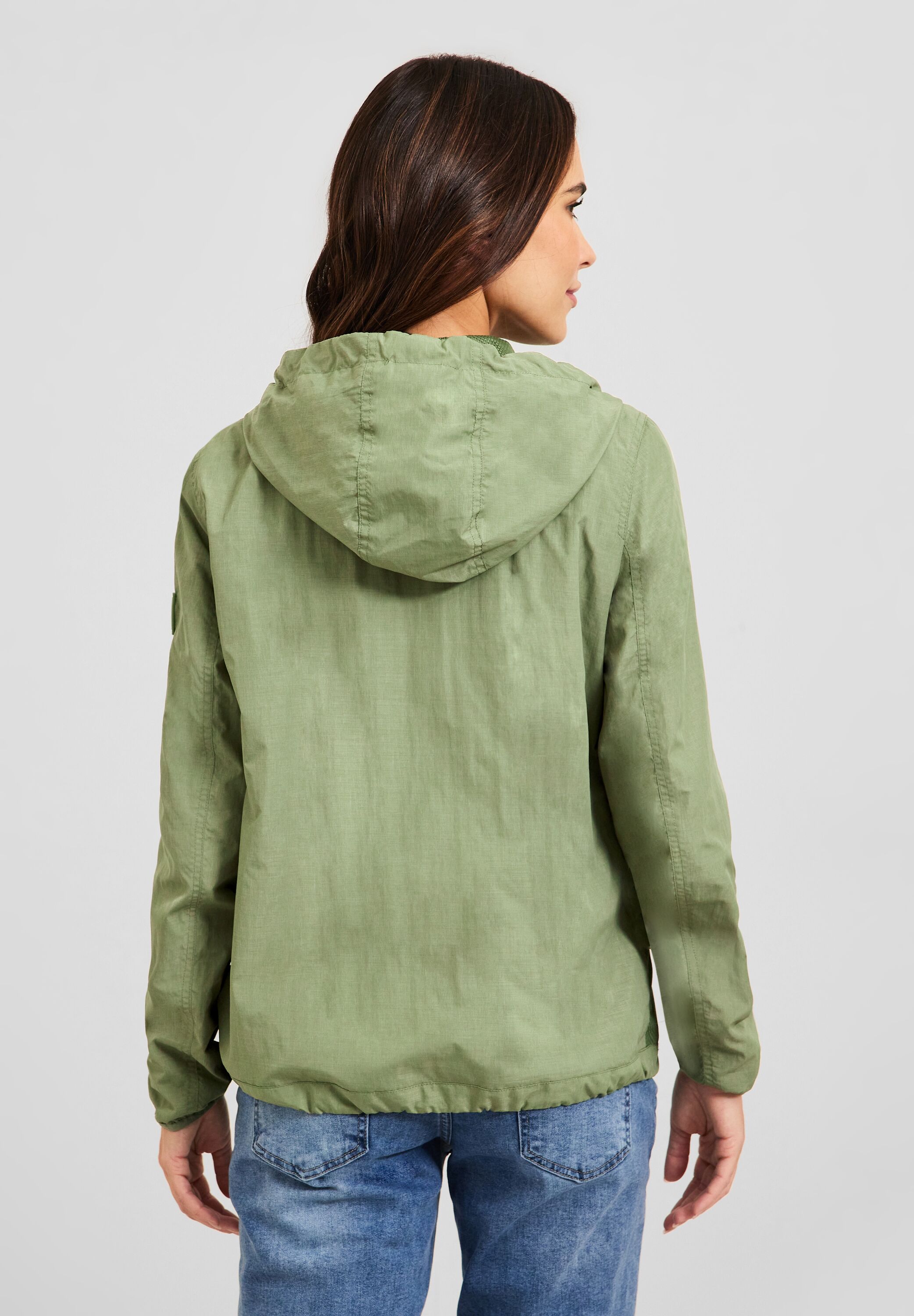 Windbreaker mit Kapuze